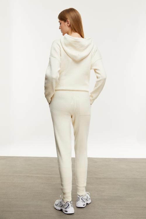  HAVUÇ KESİM TRİKO PANTOLON