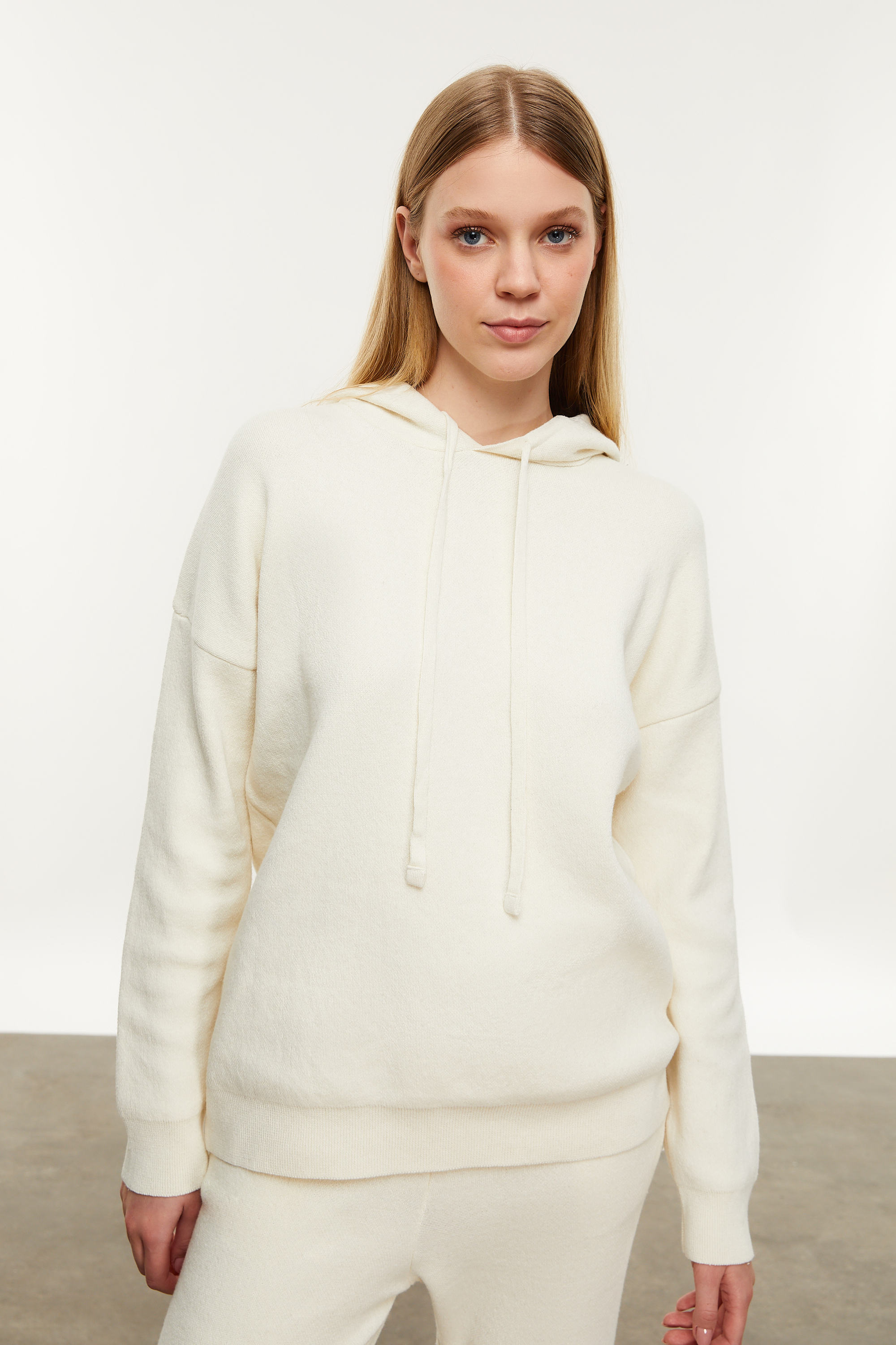 KAPÜŞONLU SWEATSHIRT