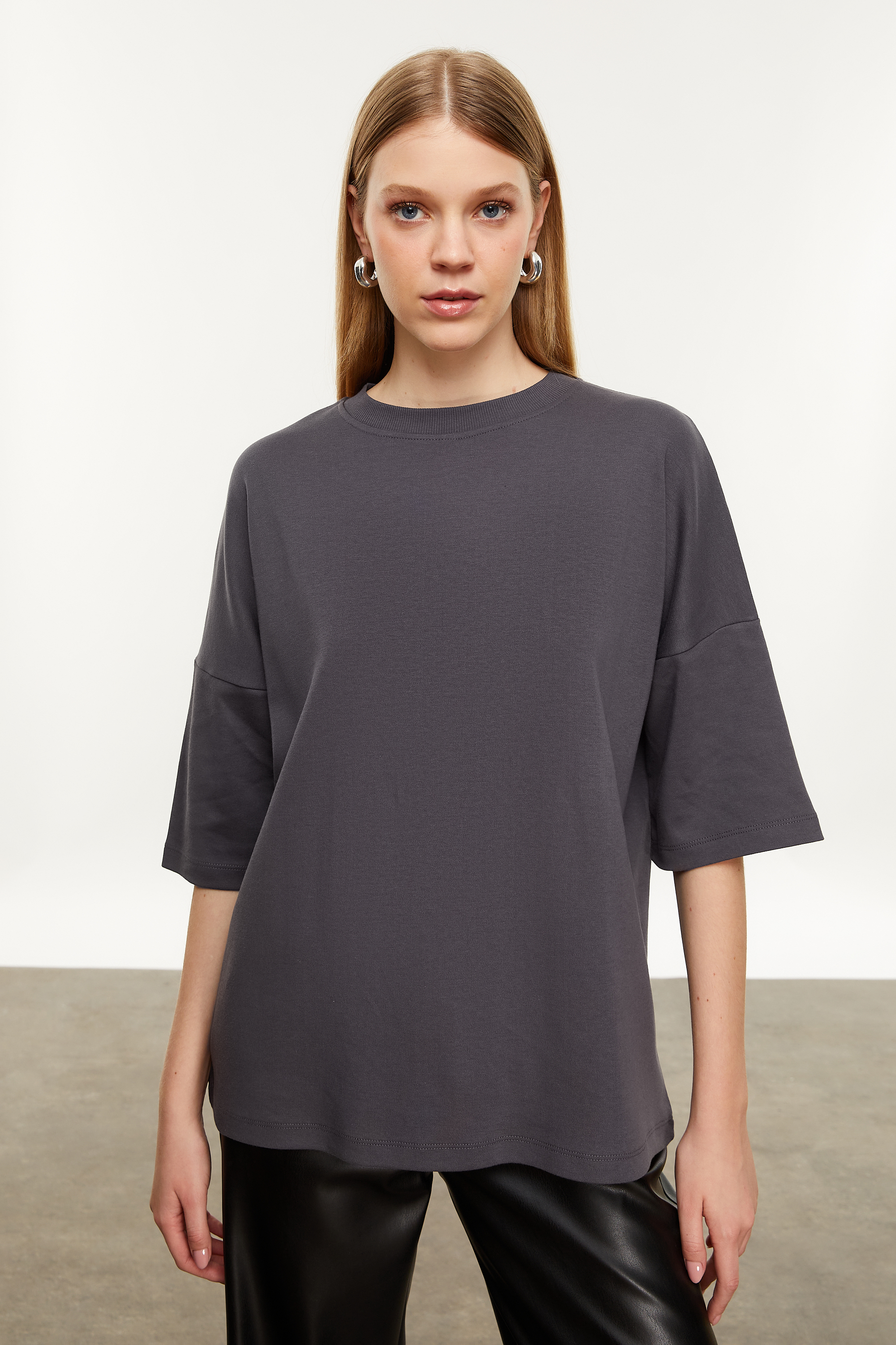 BİSİKLET YAKA KISA KOLLU T-SHIRT