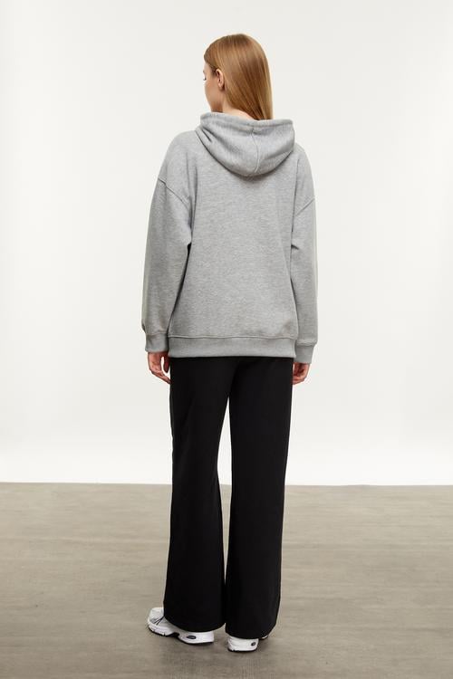  FERMUARLI KAPÜŞONLU SWEATSHIRT
