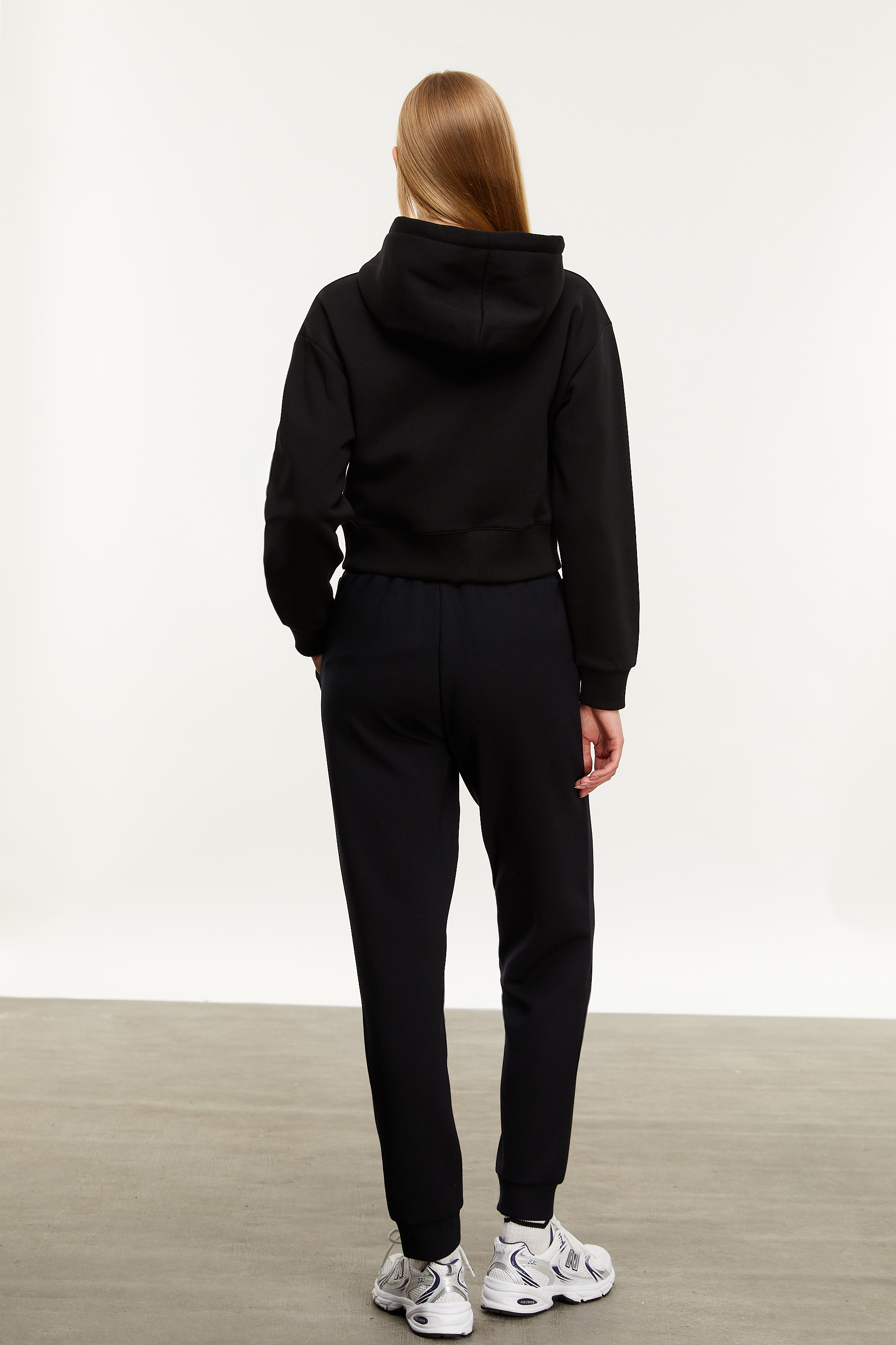 FERMUARLI KAPÜŞONLU SWEATSHIRT