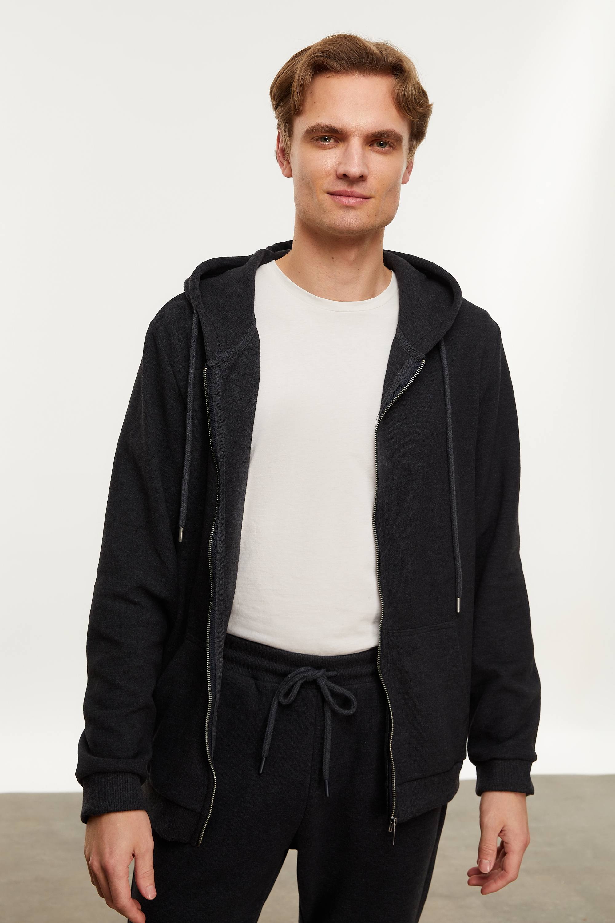 KAPÜŞONLU FERMUARLI SWEATSHIRT