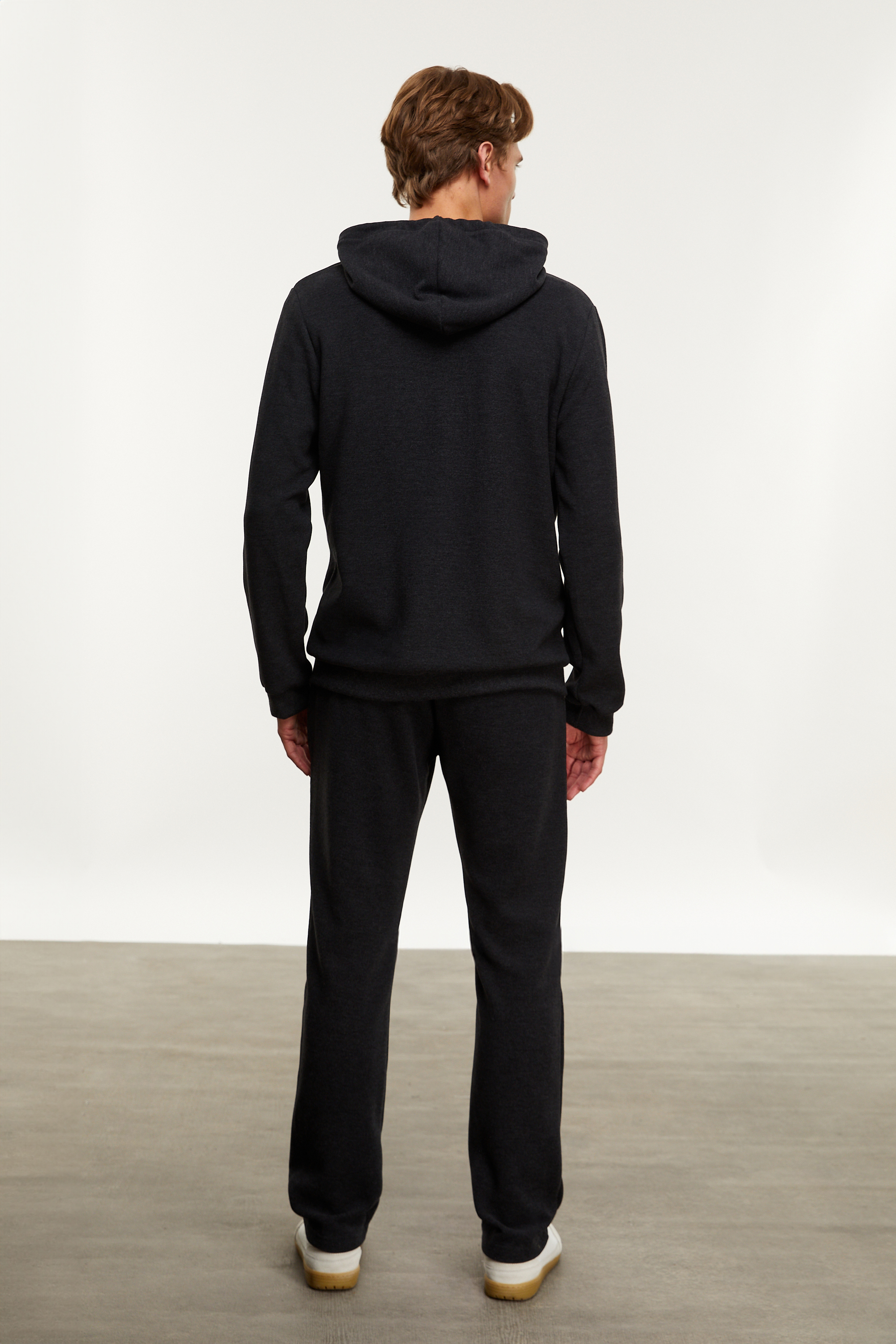 KAPÜŞONLU FERMUARLI SWEATSHIRT