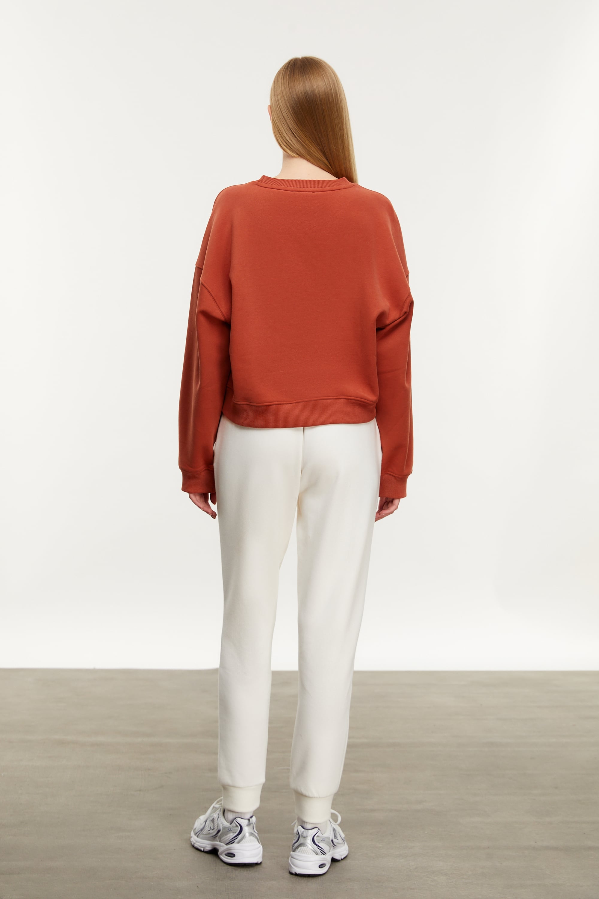 BİSİKLET YAKA SWEATSHIRT