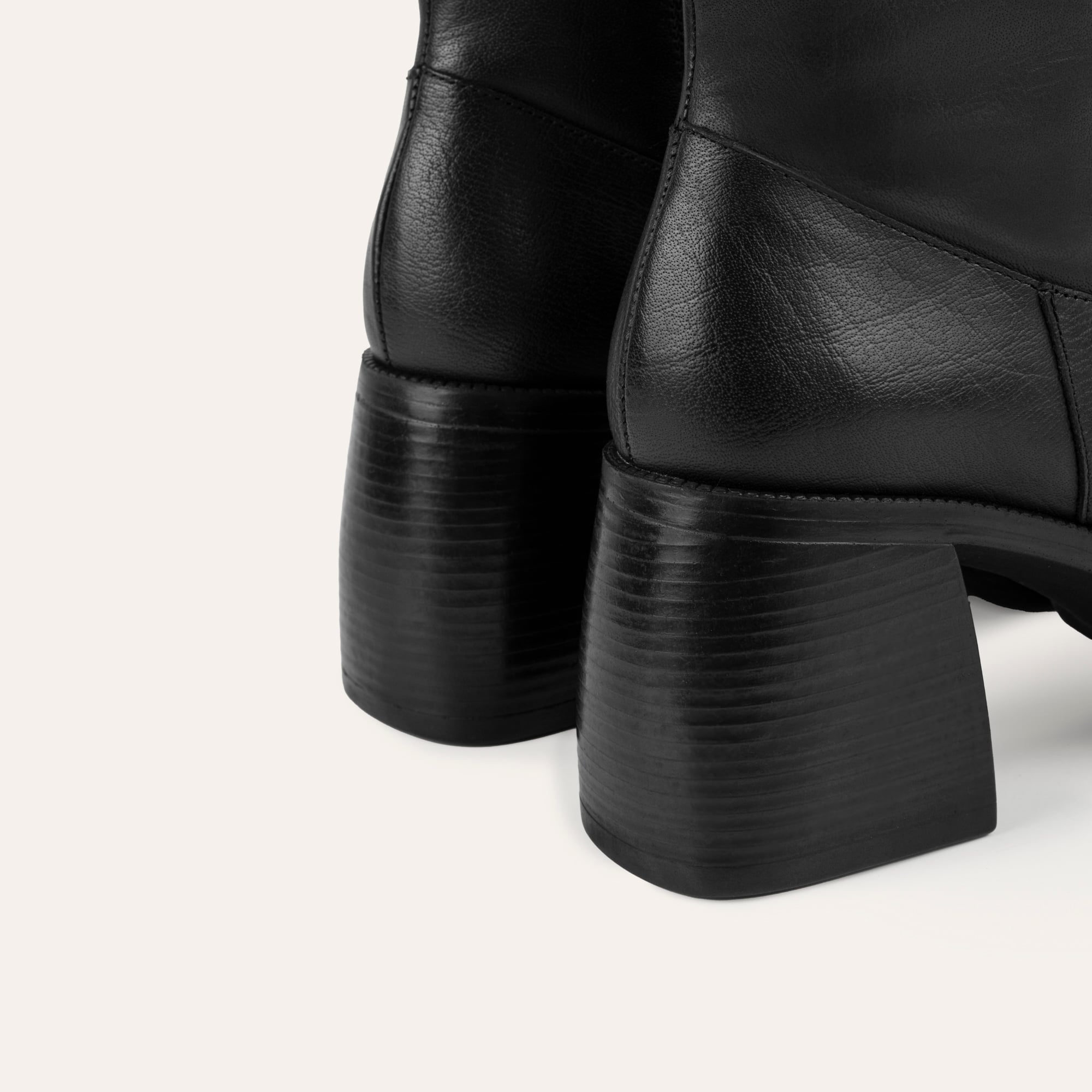 PLATFORM TOPUKLU HAKİKİ DERİ BOT