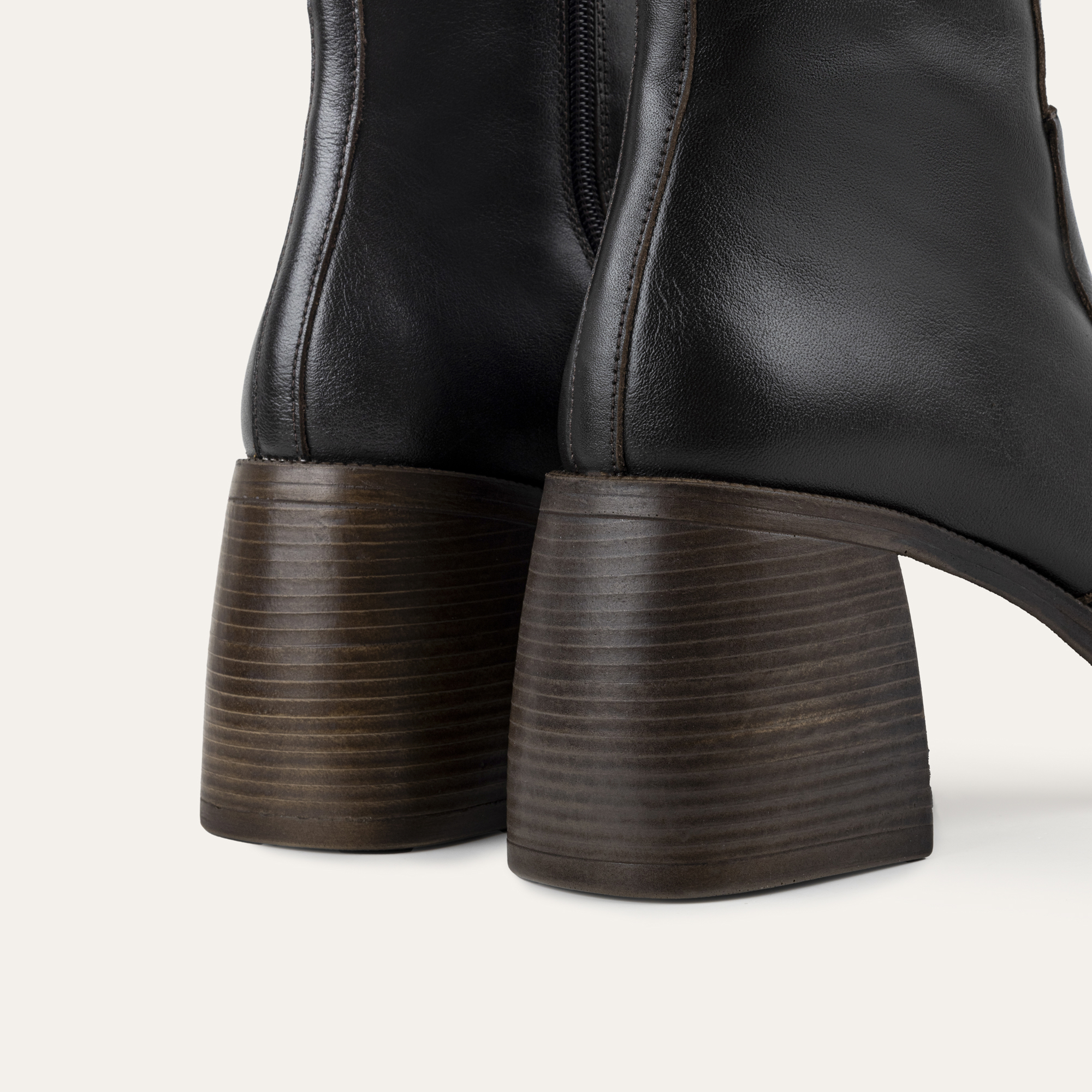 PLATFORM TOPUKLU HAKİKİ DERİ BOT