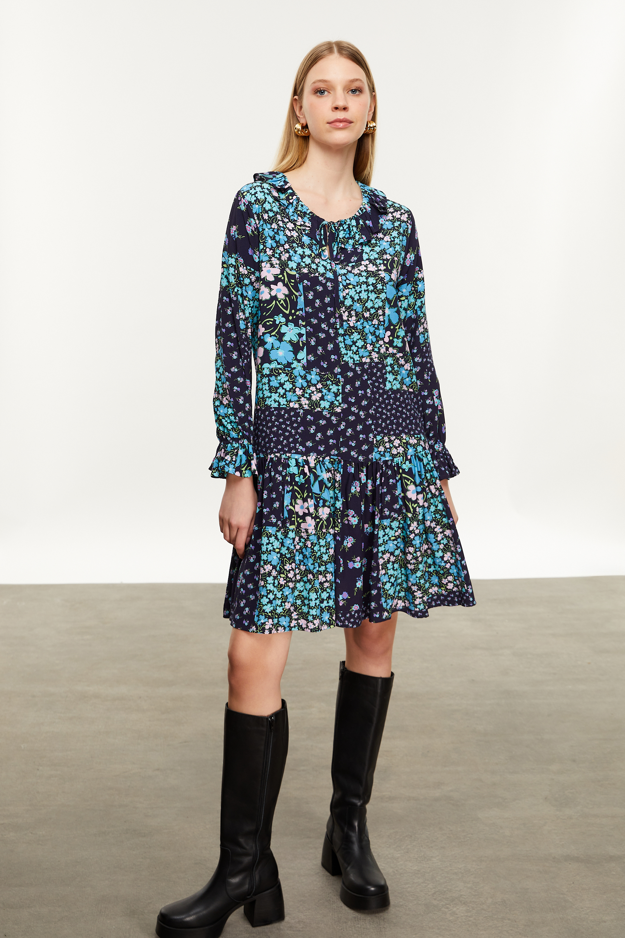 ÇİÇEK DESENLİ A FORM MİNİ KLOŞ ELBİSE