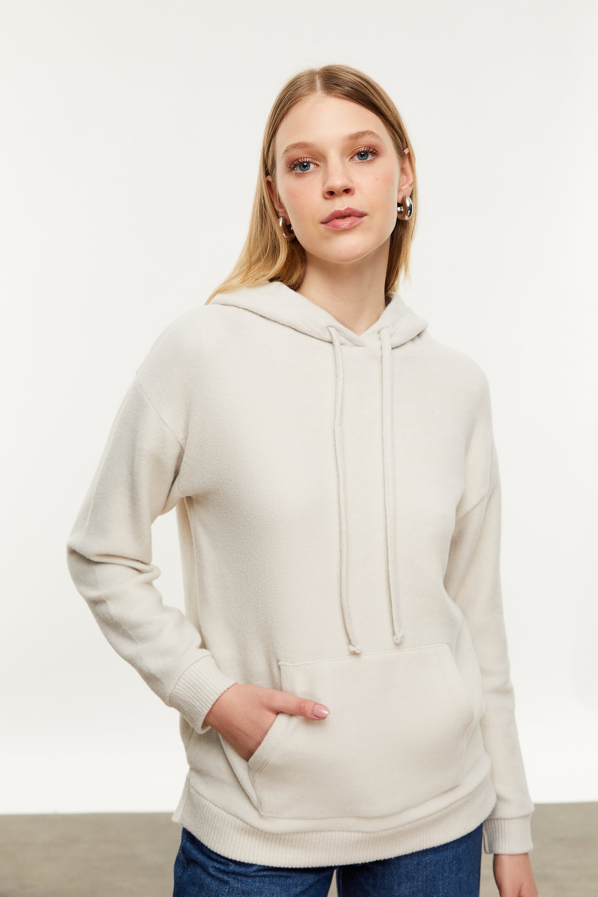 KAPÜŞONLU SWEATSHIRT