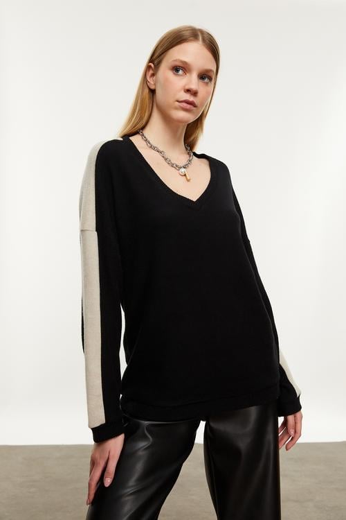  RENK BLOKLU V YAKA KAZAK