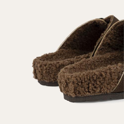  PELÜŞ EV TERLİĞİ