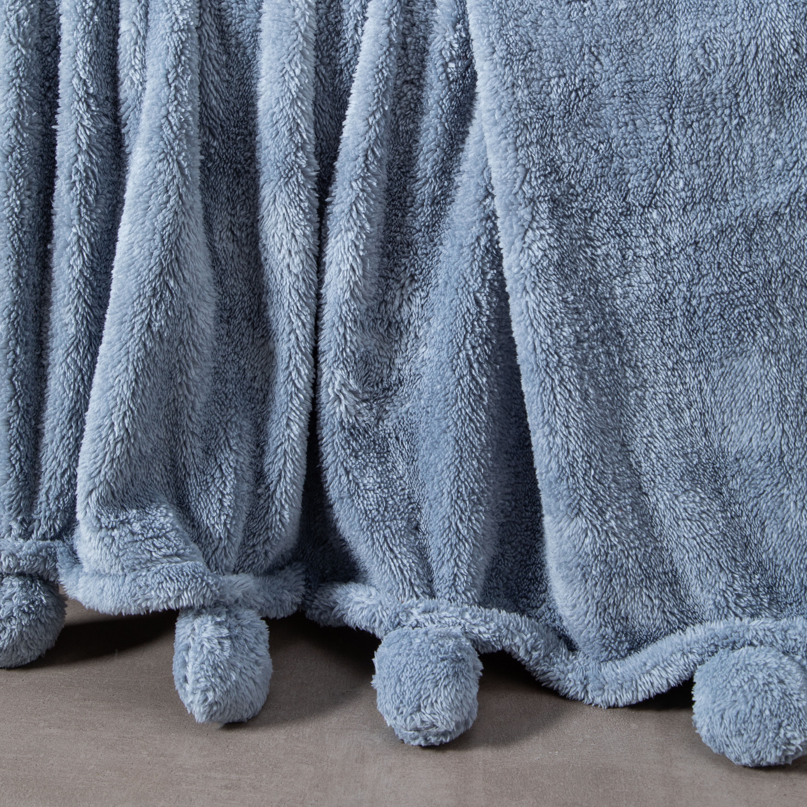 PONPONLU DİZ ÜSTÜ BATTANİYE GRİ 130X160