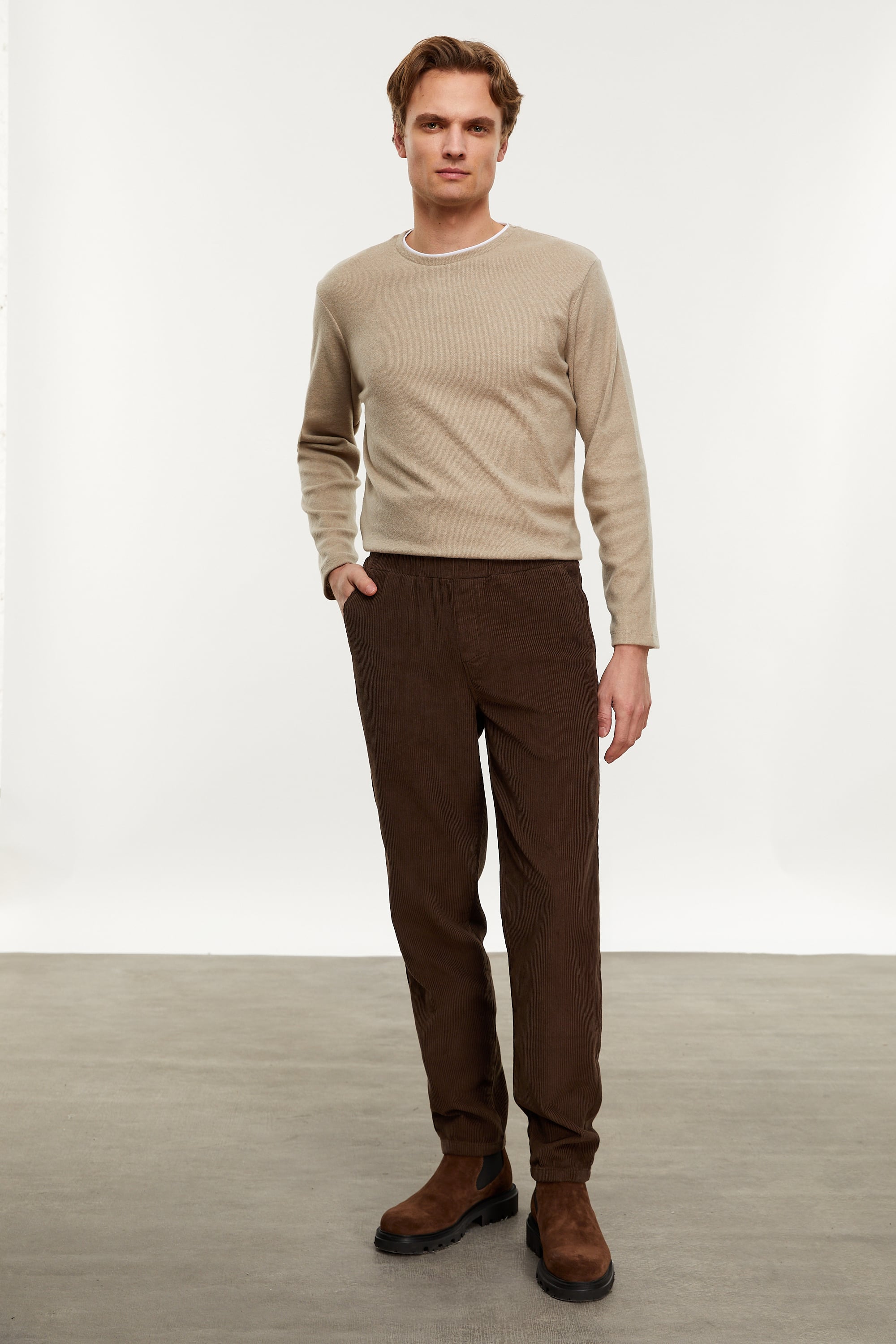 KADİFE DOKULU TAPARED FIT PANTOLON