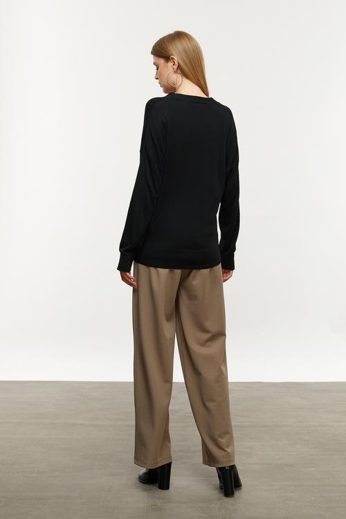  DÜĞMELİ V YAKA TRİKO HIRKA