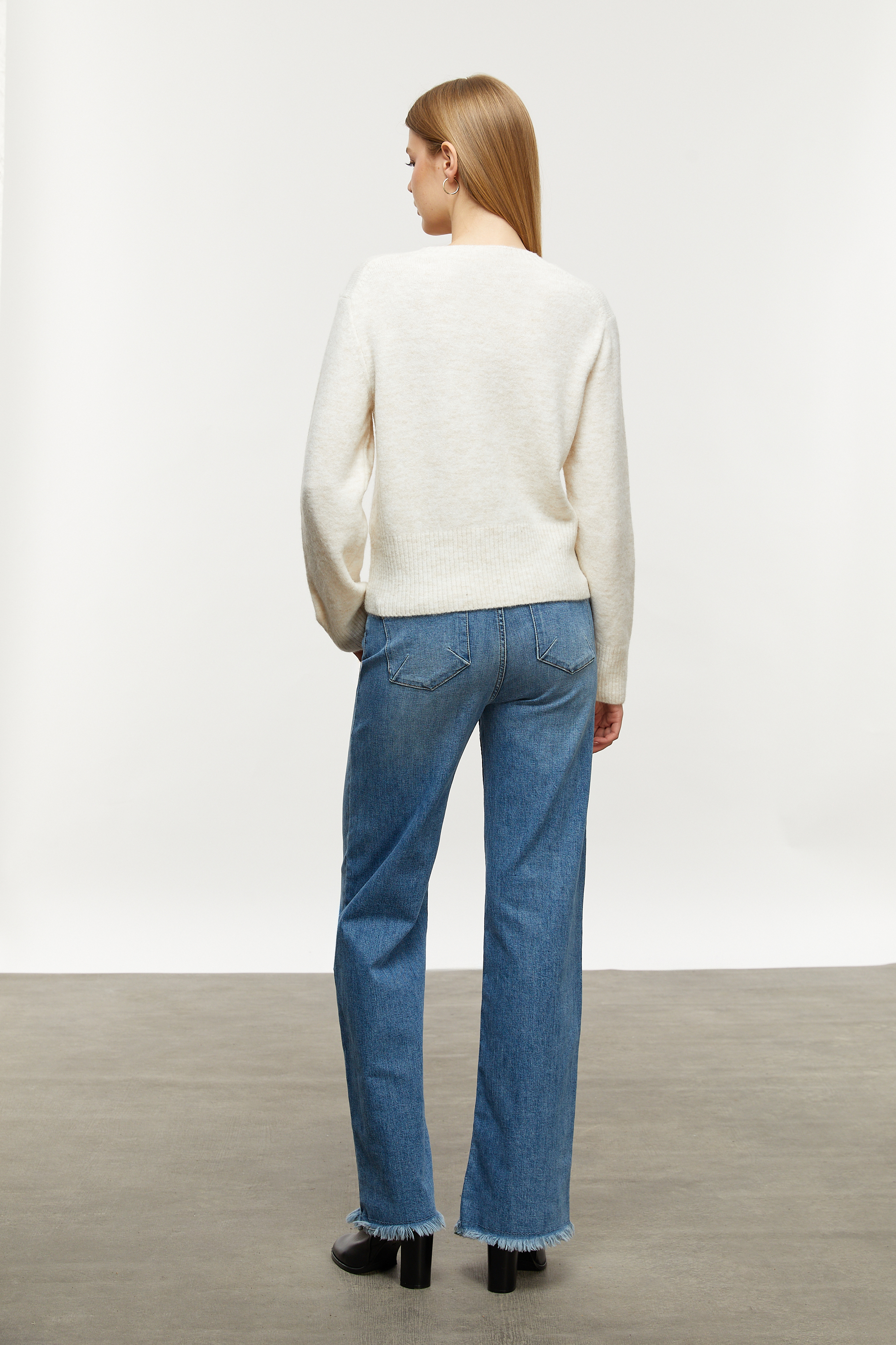 BİSİKLET YAKA TRİKO KAZAK