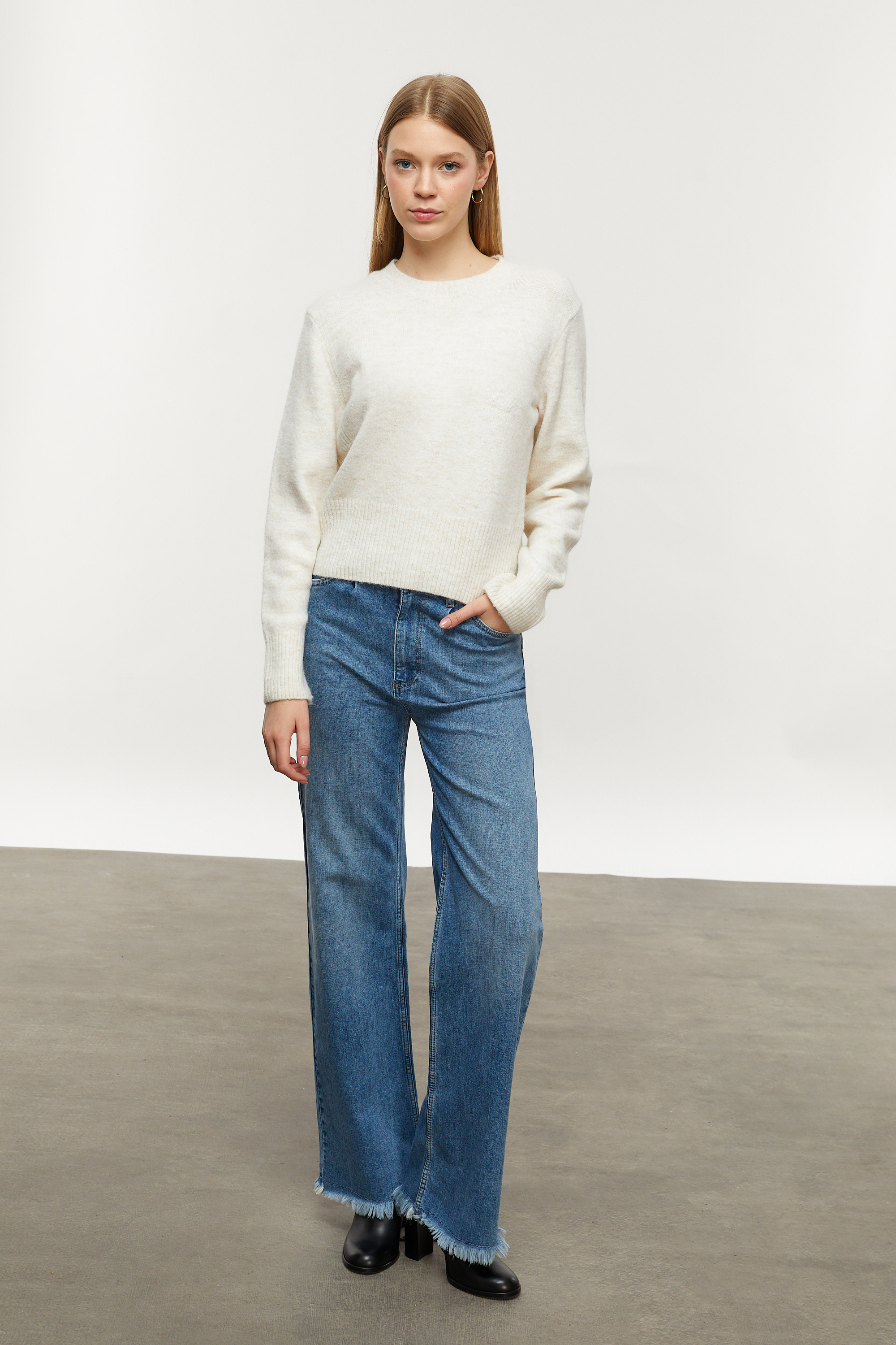 BİSİKLET YAKA TRİKO KAZAK