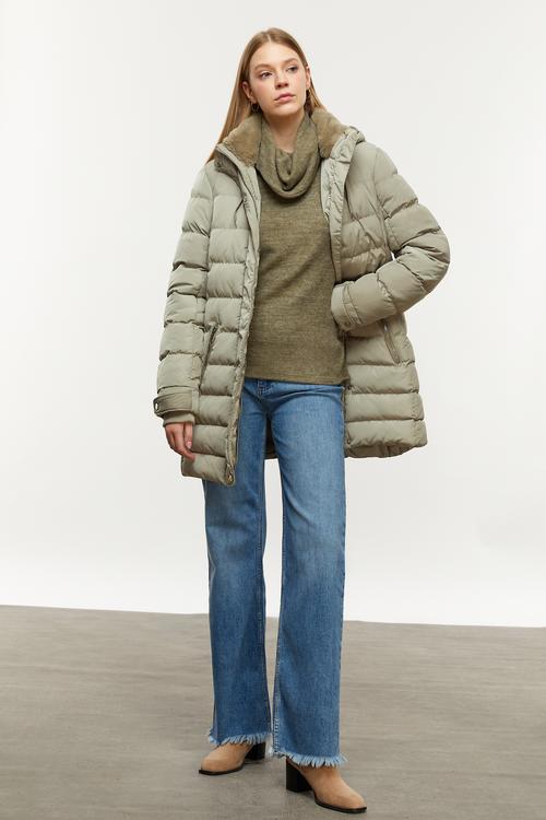  KAPÜŞONLU KAPİTONELİ ŞİŞME MONT