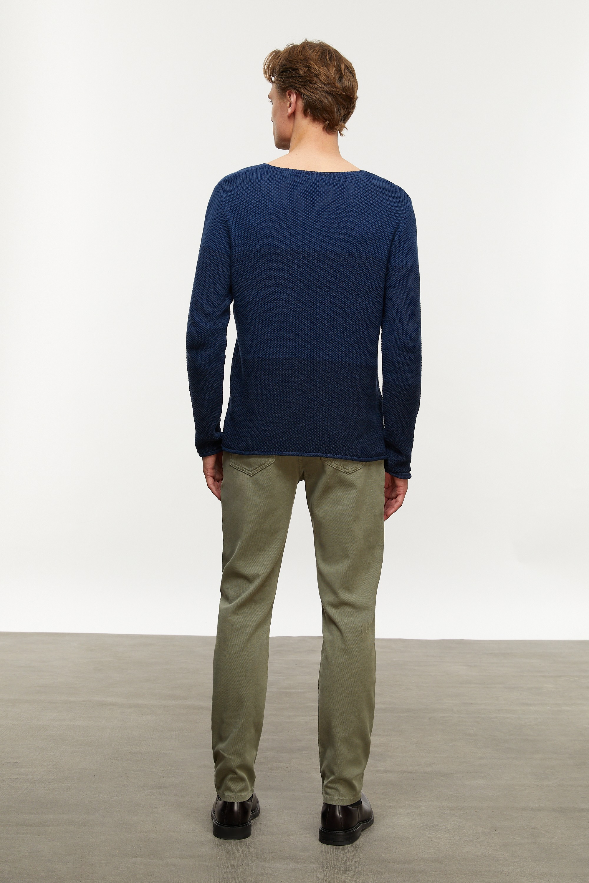 BİSİKLET YAKA TRİKO KAZAK