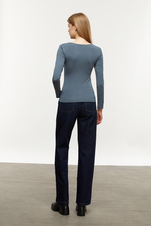  V YAKA UZUN KOLLU T-SHIRT