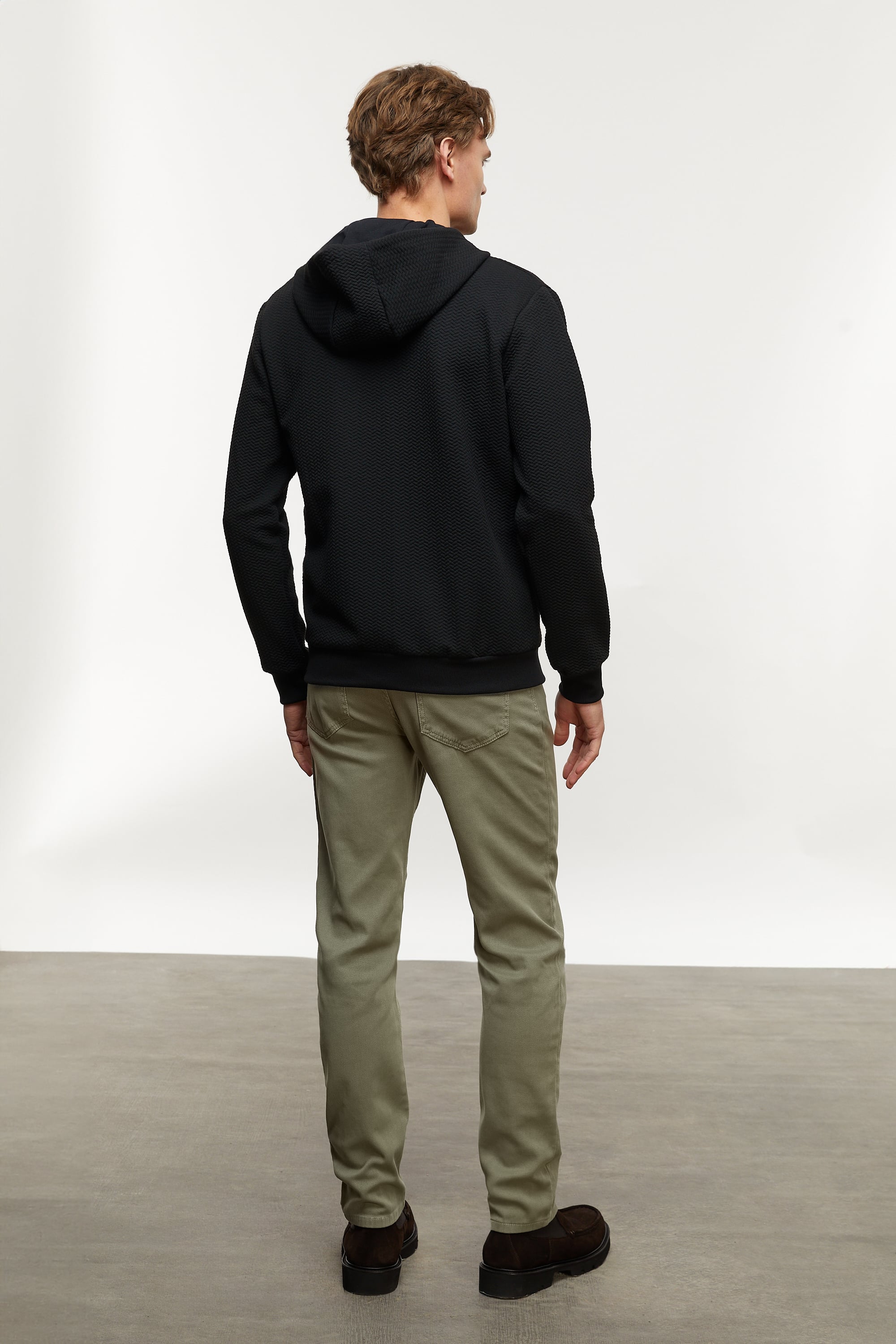 FERMUARLI KAPÜŞONLU SWEATSHIRT