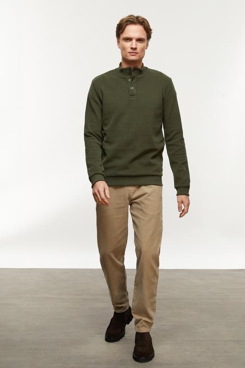  DÜĞMELİ DİK YAKA SWEATSHIRT