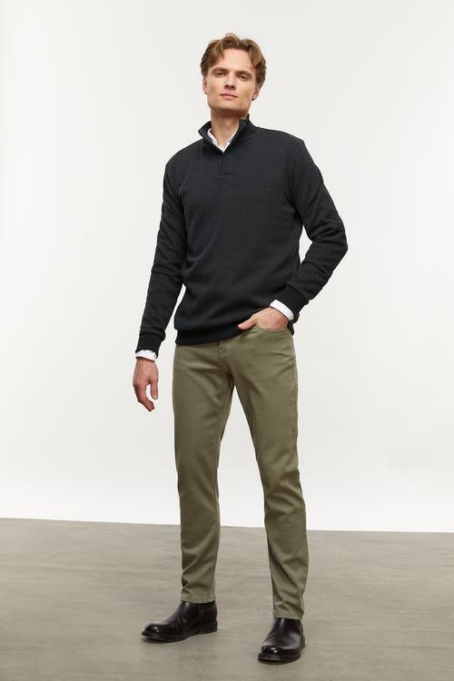  DİK YAKA SWEATSHIRT