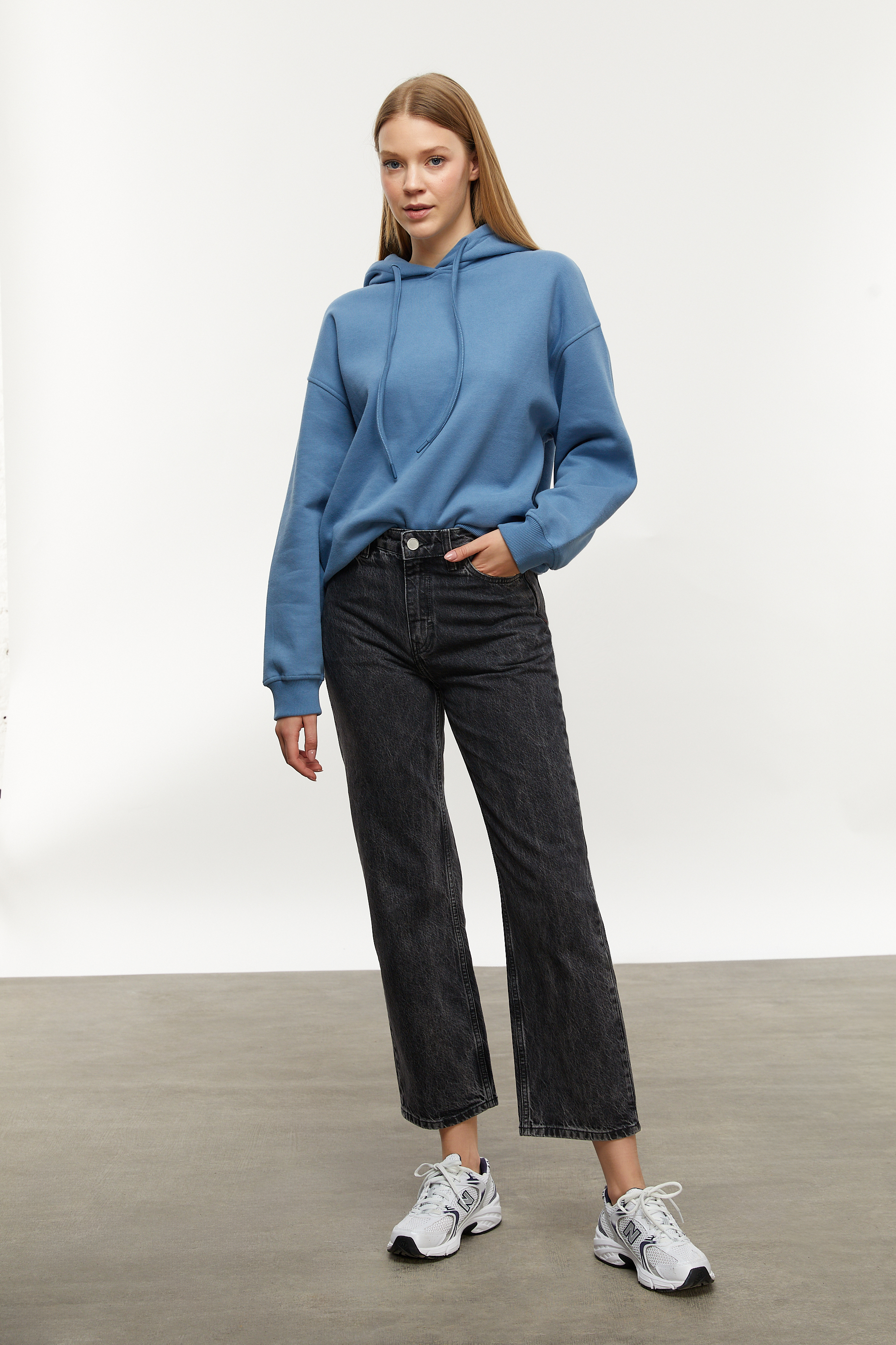 KAPÜŞONLU SWEATSHIRT