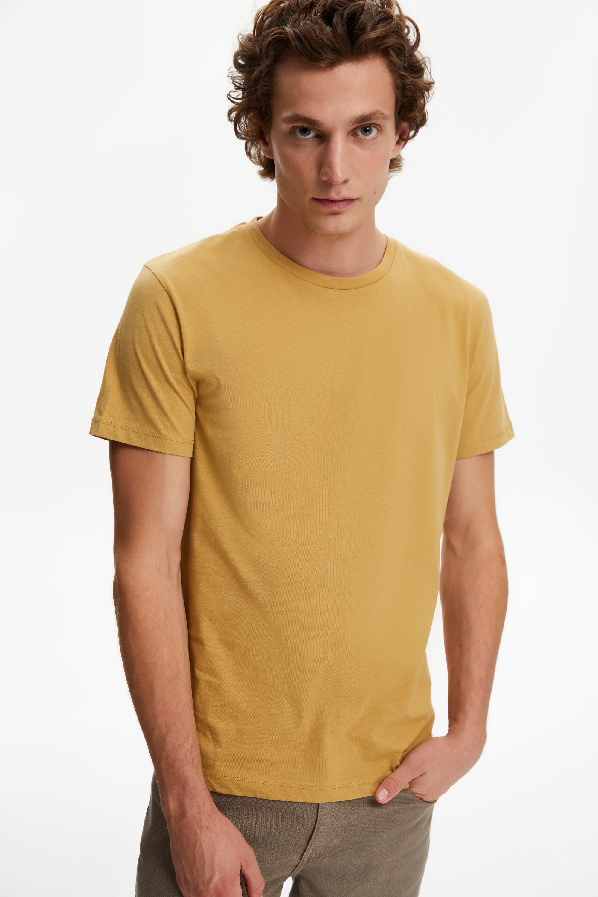 BİSİKLET YAKA KISA KOLLU T-SHIRT