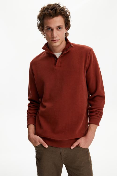  DİK YAKA SWEATSHIRT