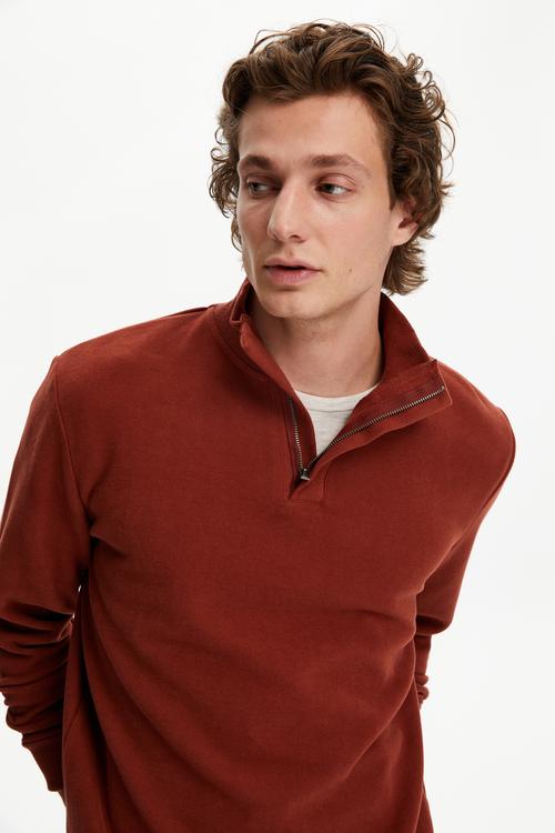  DİK YAKA SWEATSHIRT