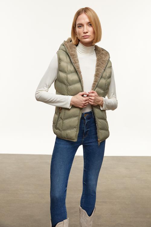  ÇİFT TARAFLI KAPÜŞONLU YELEK