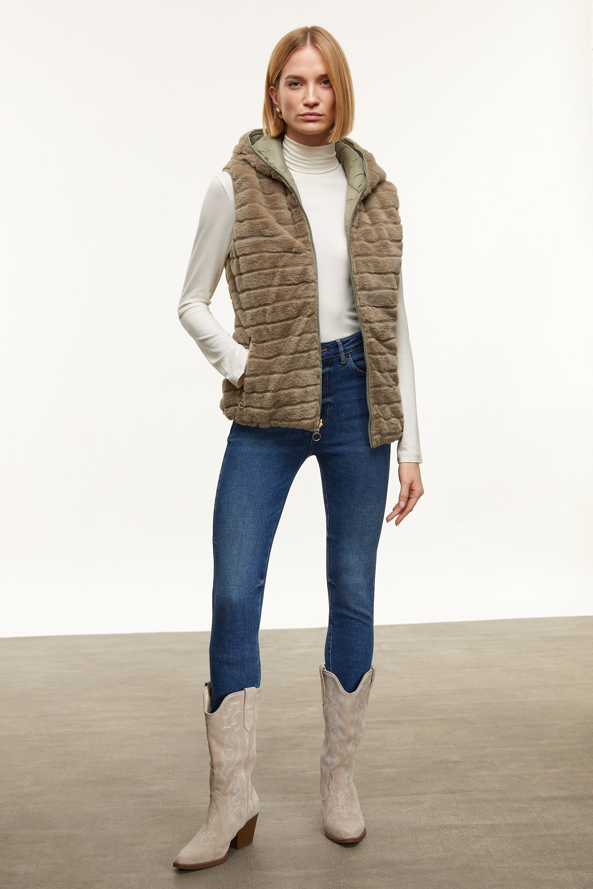 ÇİFT TARAFLI KAPÜŞONLU YELEK