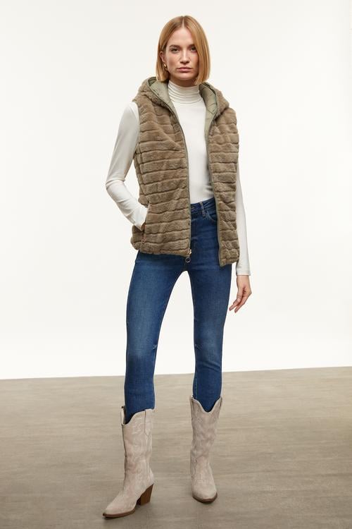  ÇİFT TARAFLI KAPÜŞONLU YELEK