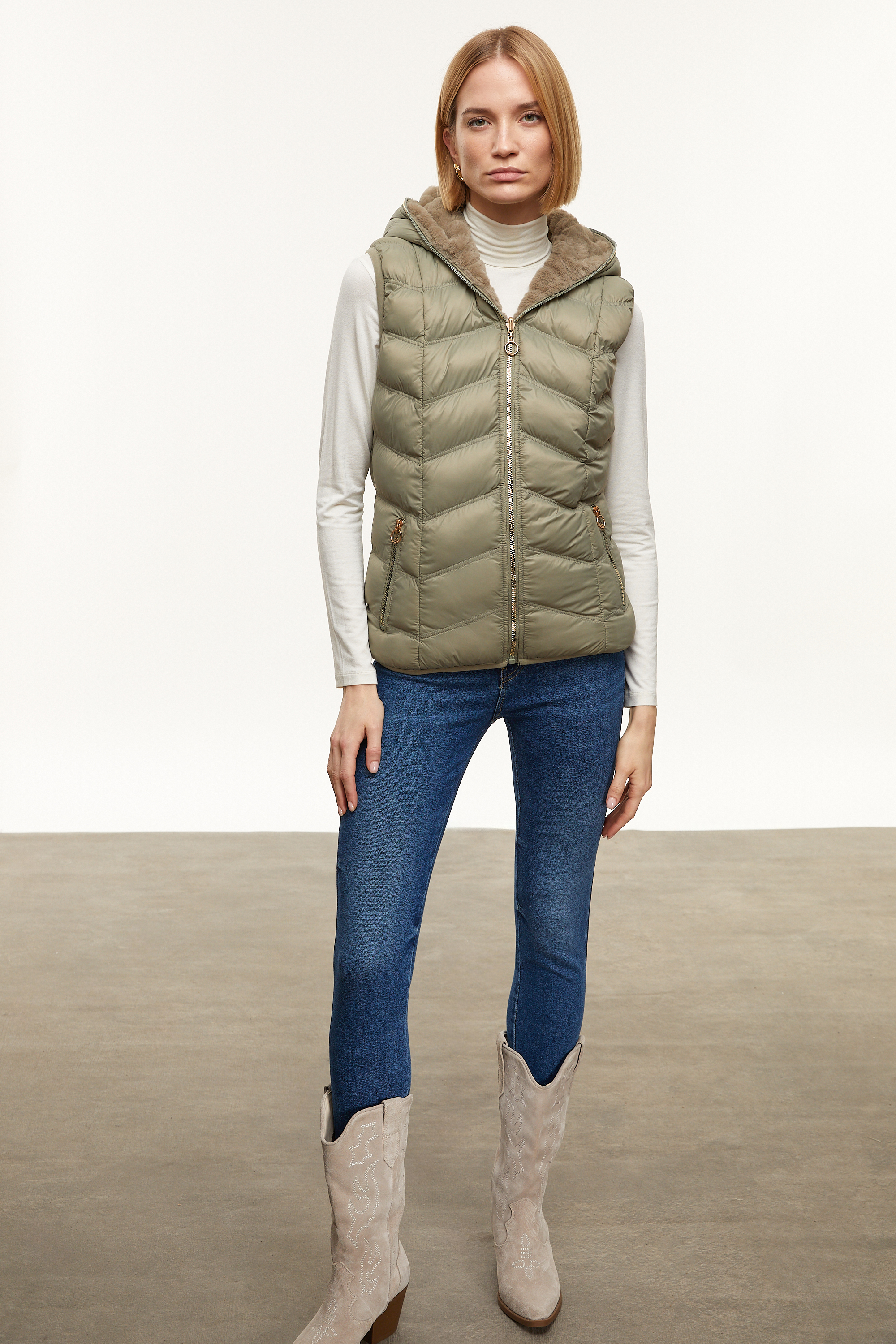 ÇİFT TARAFLI KAPÜŞONLU YELEK