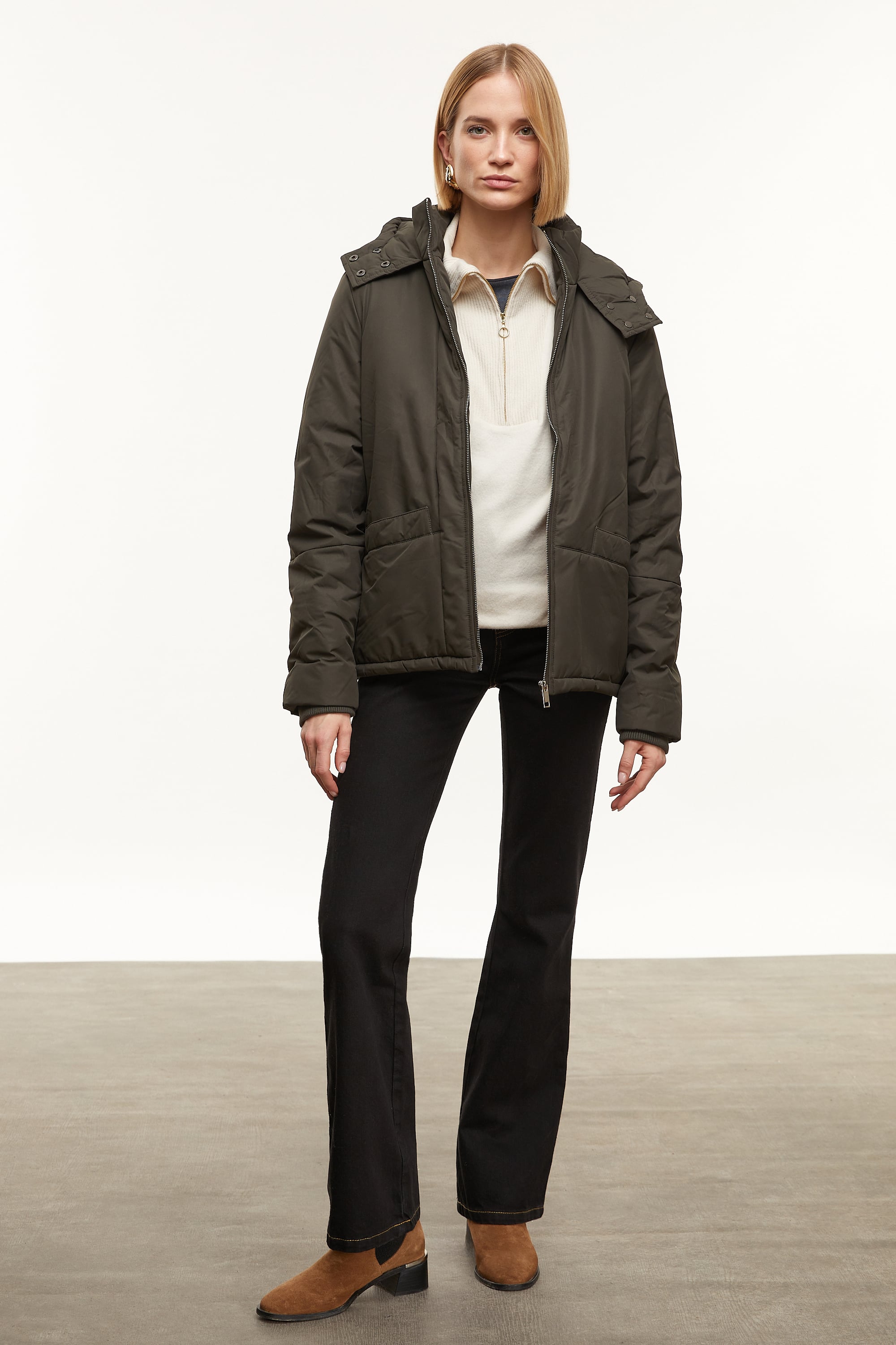 KAPÜŞONLU ŞİŞME MONT