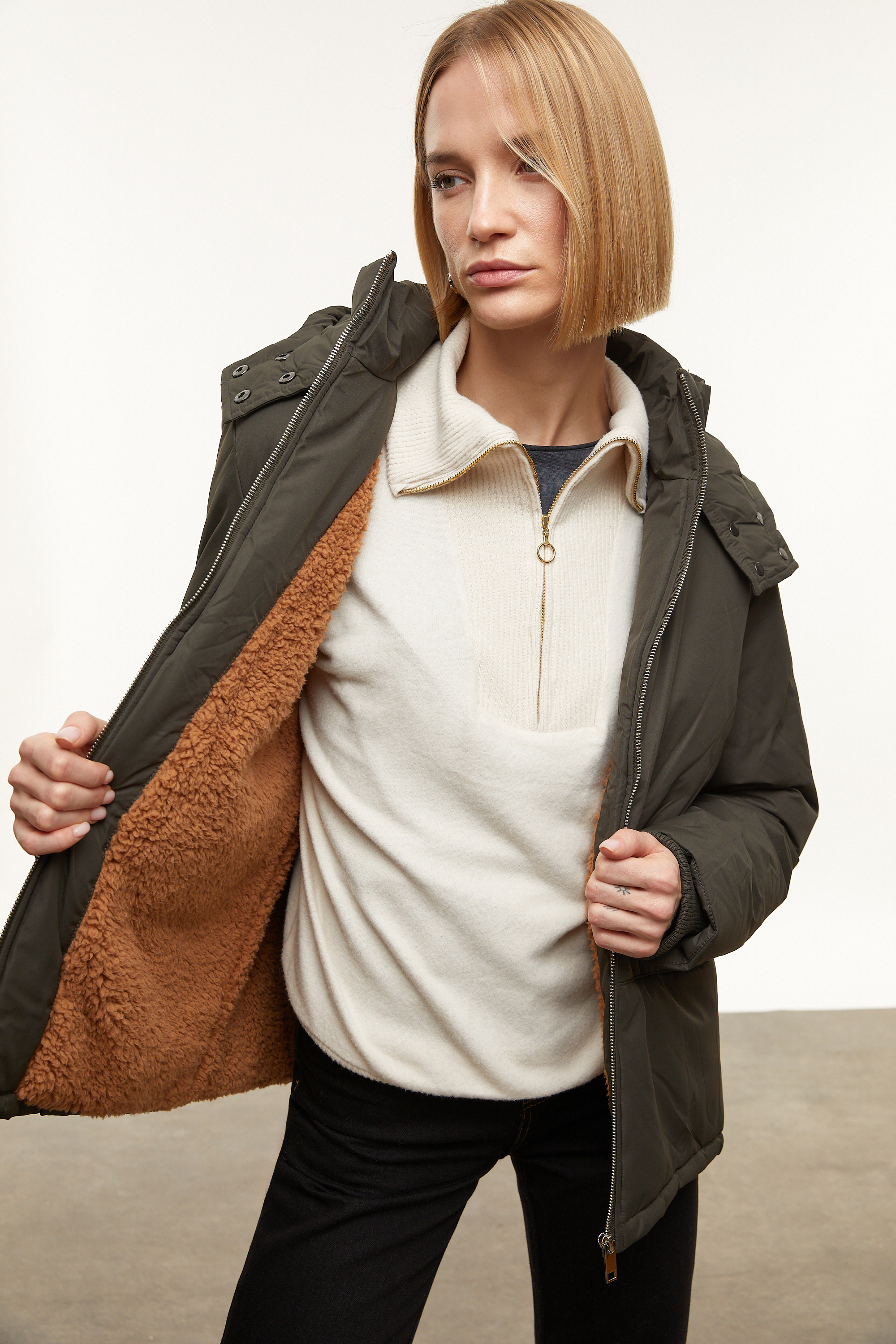 KAPÜŞONLU ŞİŞME MONT