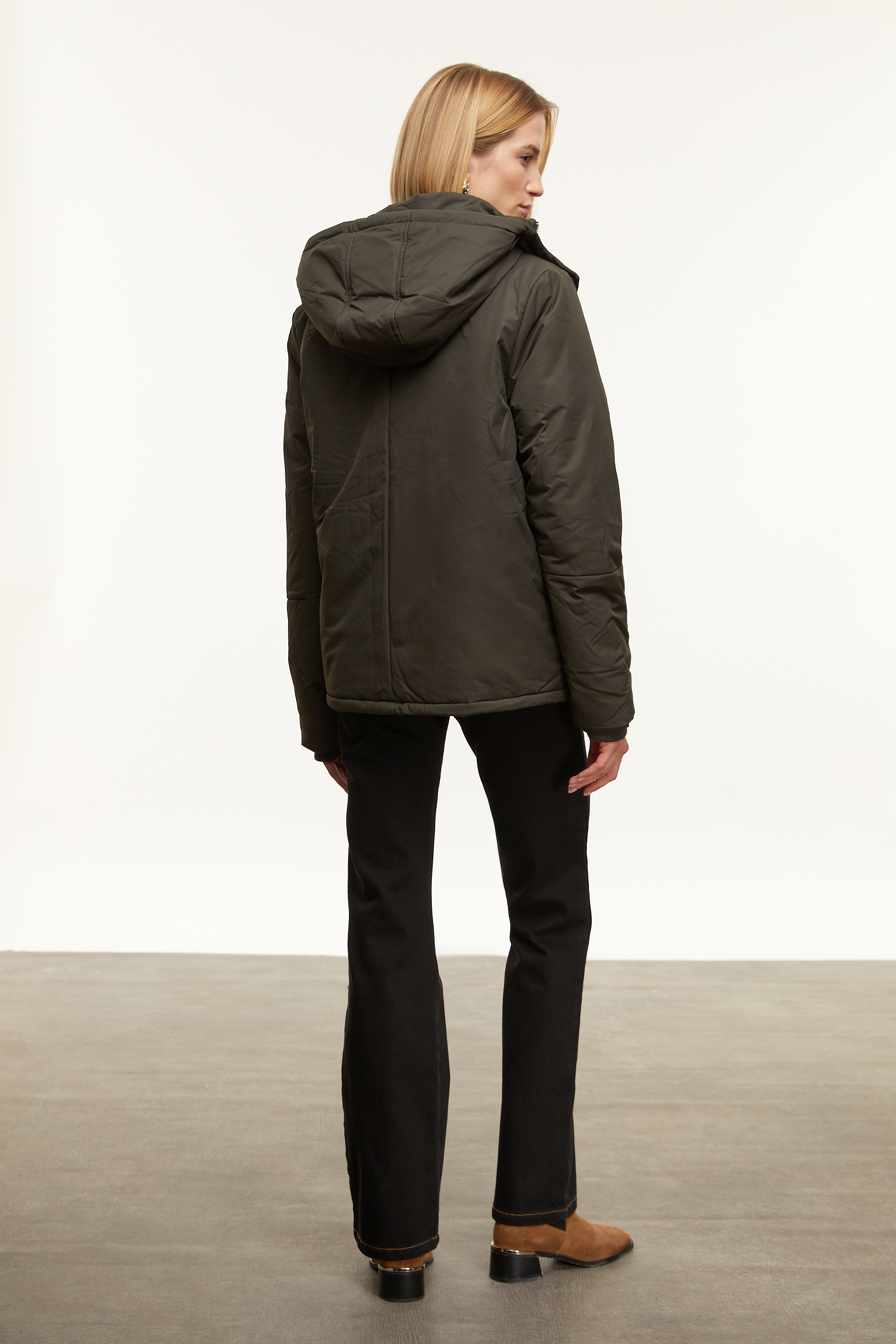 KAPÜŞONLU ŞİŞME MONT