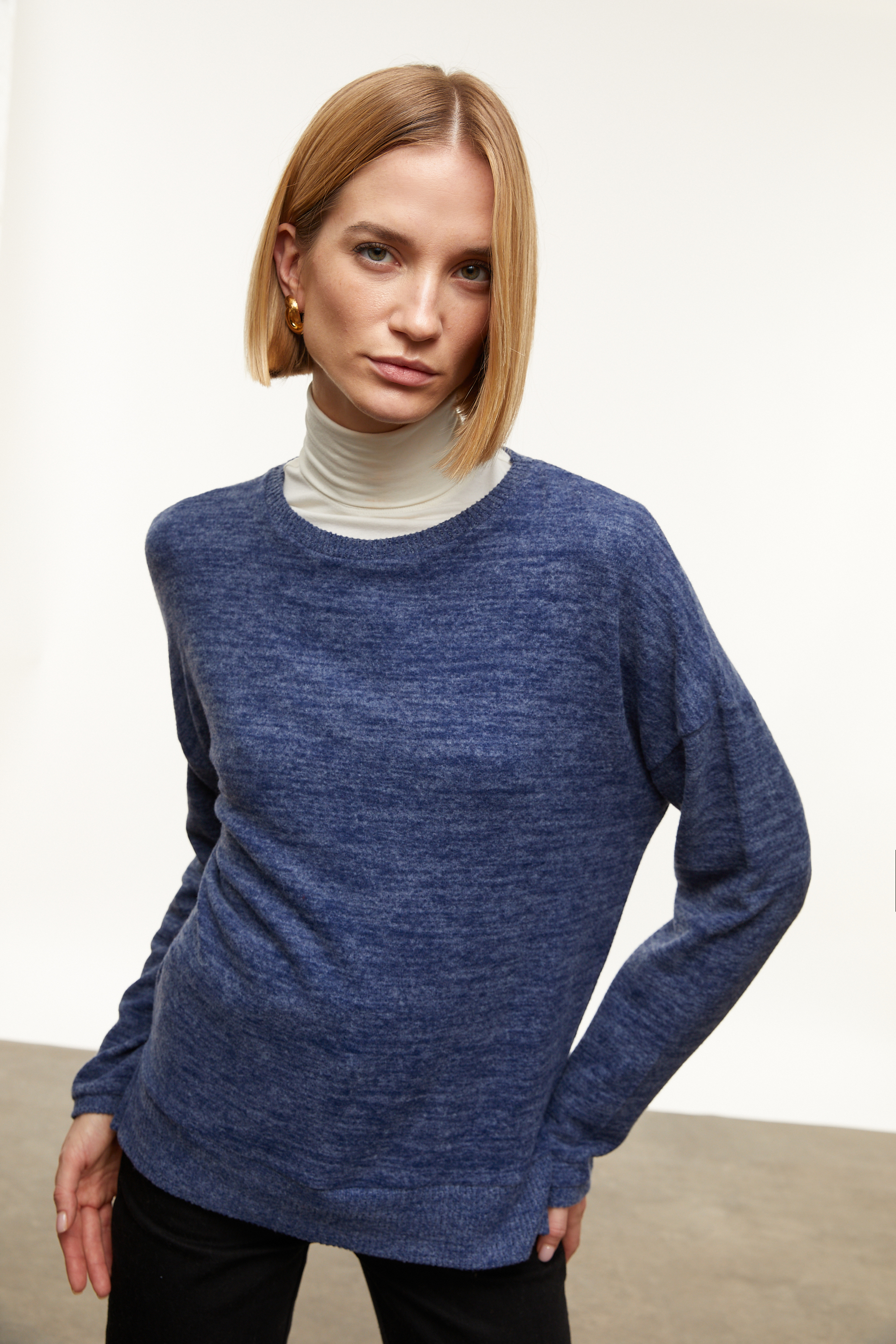 BİSİKLET YAKA TRİKO KAZAK