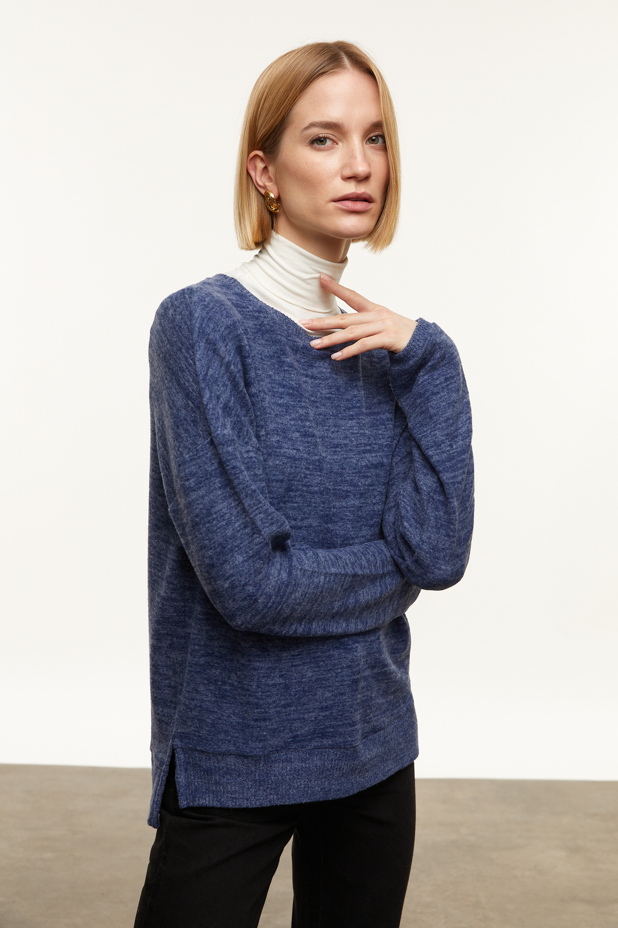 BİSİKLET YAKA TRİKO KAZAK