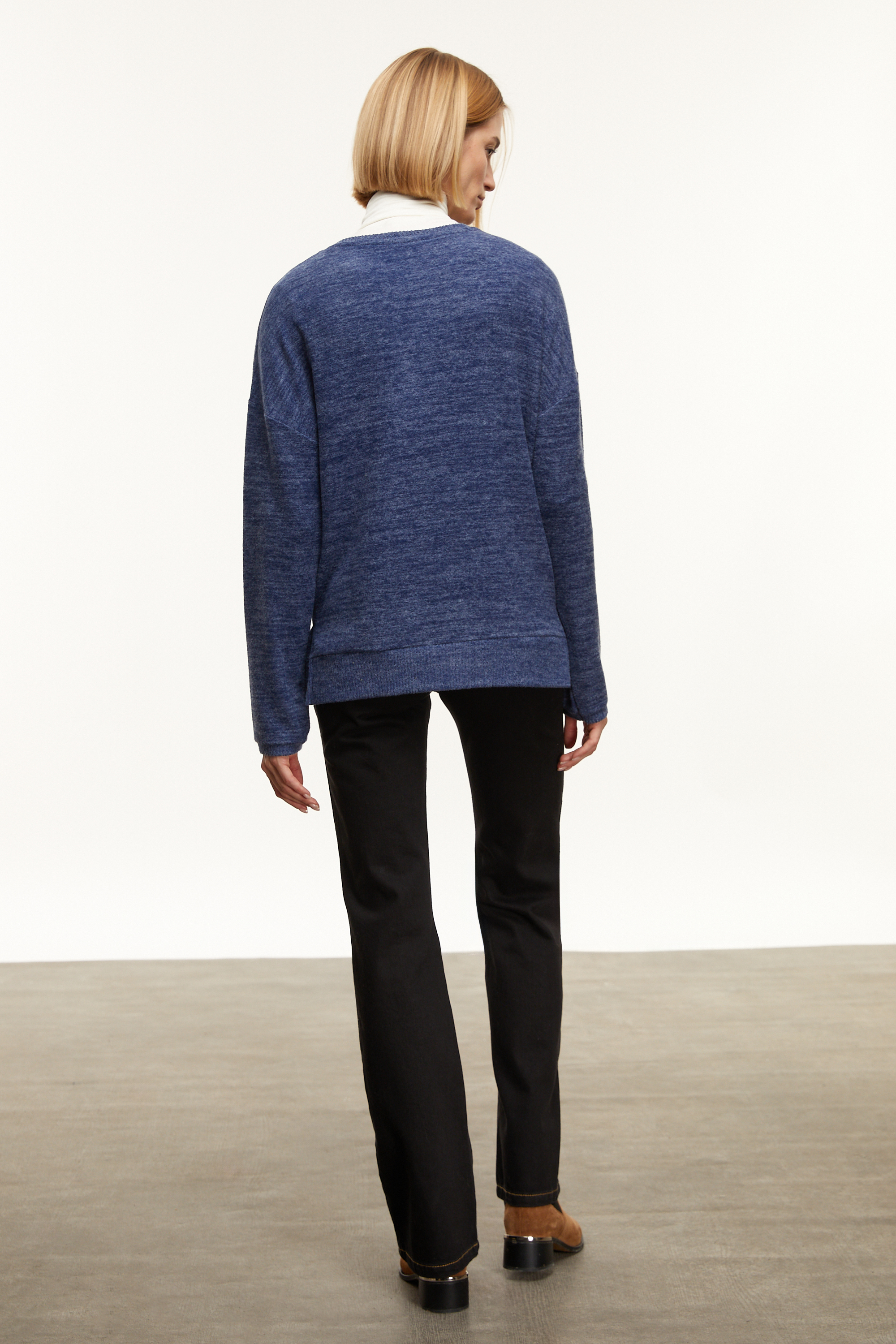 BİSİKLET YAKA TRİKO KAZAK