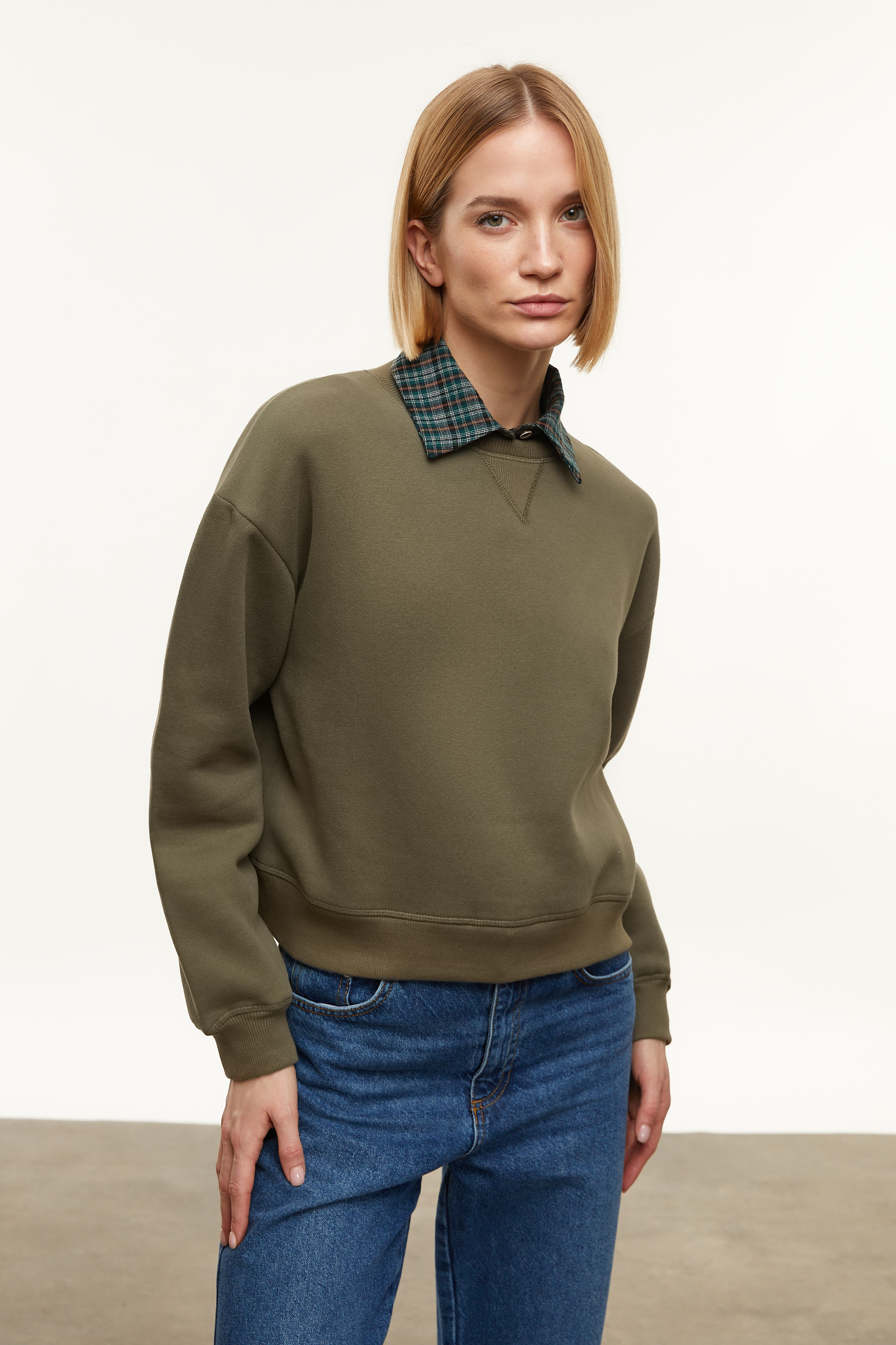 BİSİKLET YAKA SWEATSHIRT