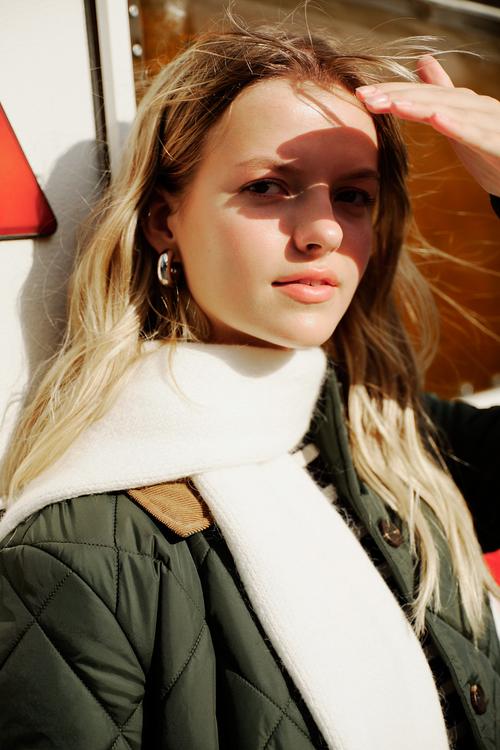  KADİFE YAKA KAPİTONELİ CEKET