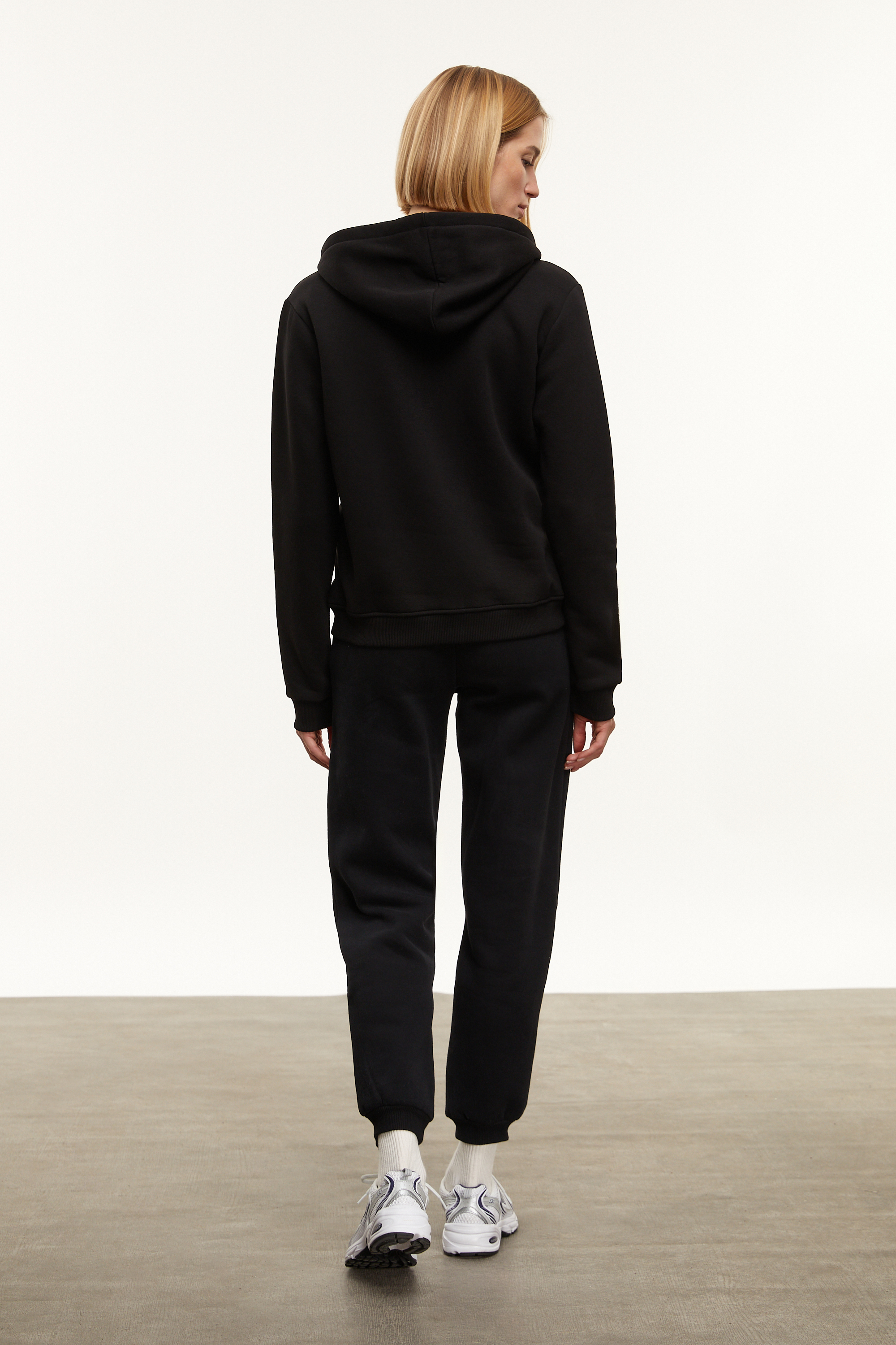 FERMUARLI KAPÜŞONLU SWEATSHIRT