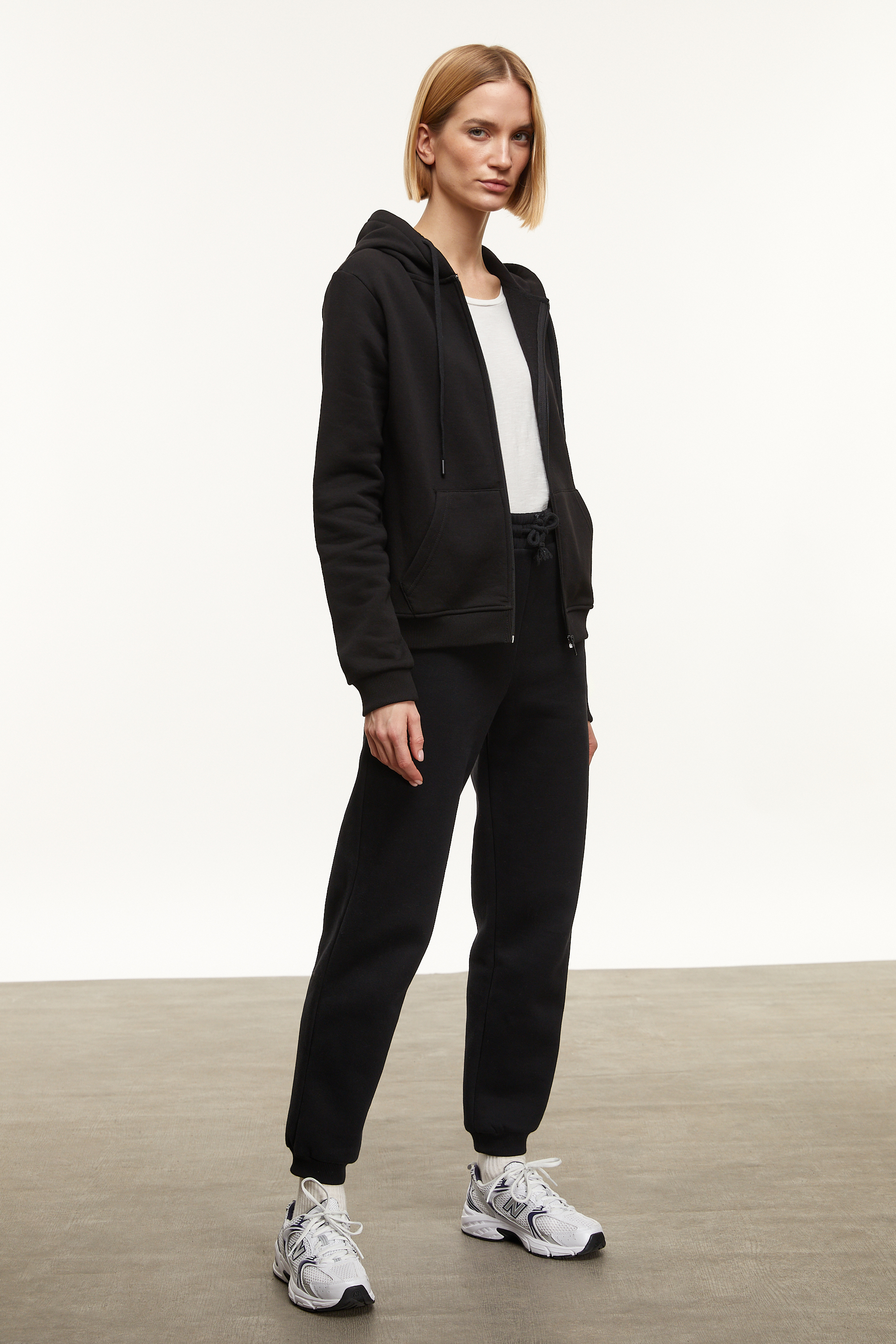 FERMUARLI KAPÜŞONLU SWEATSHIRT