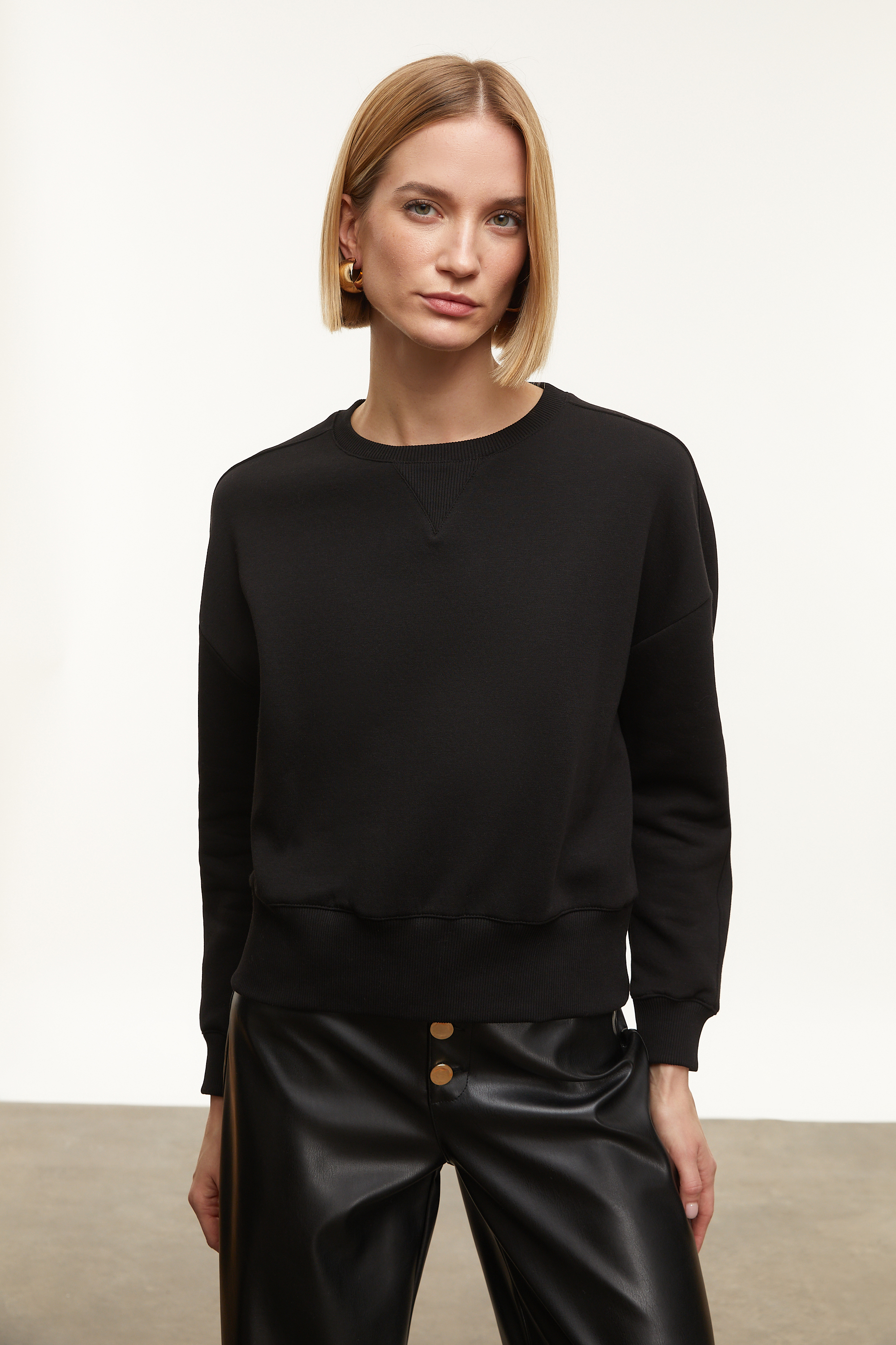 BİSİKLET YAKA SWEATSHIRT