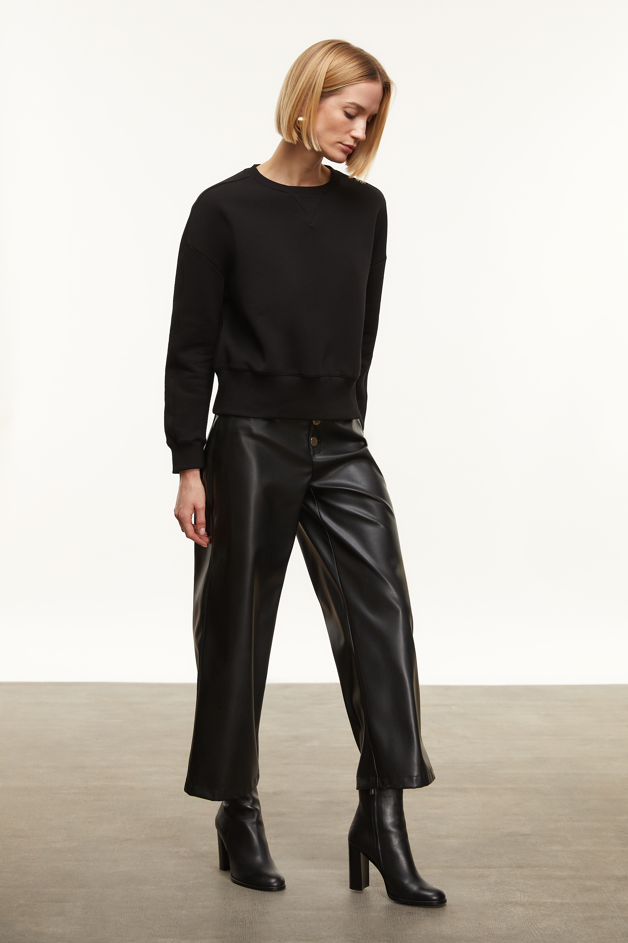 BİSİKLET YAKA SWEATSHIRT