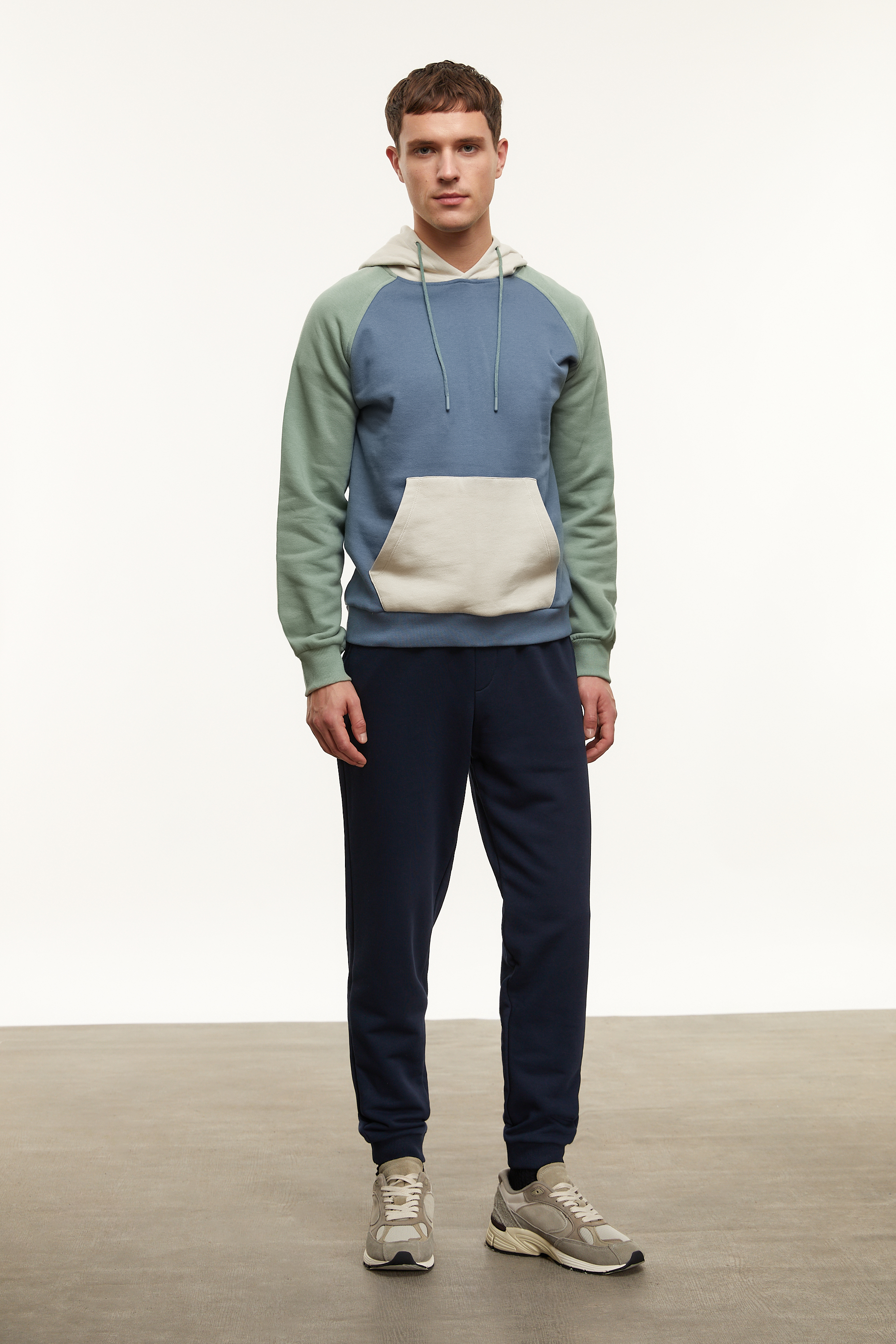 RENK BLOKLU KAPÜŞONLU SWEATSHIRT