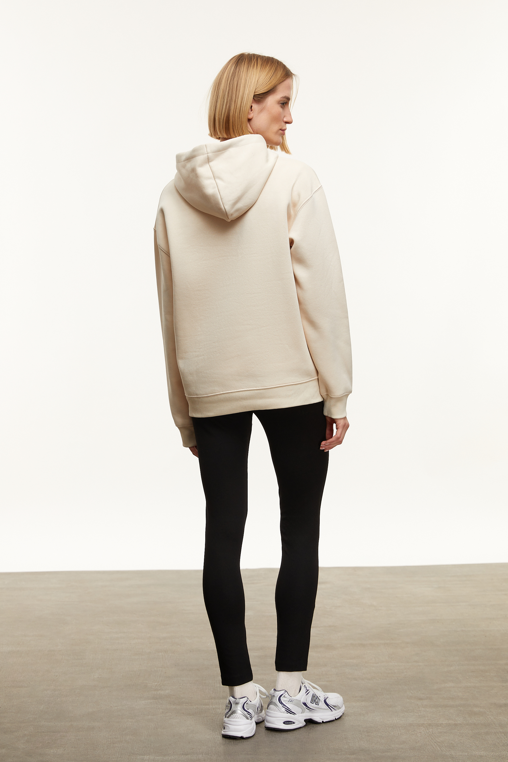 KAPÜŞONLU SWEATSHIRT