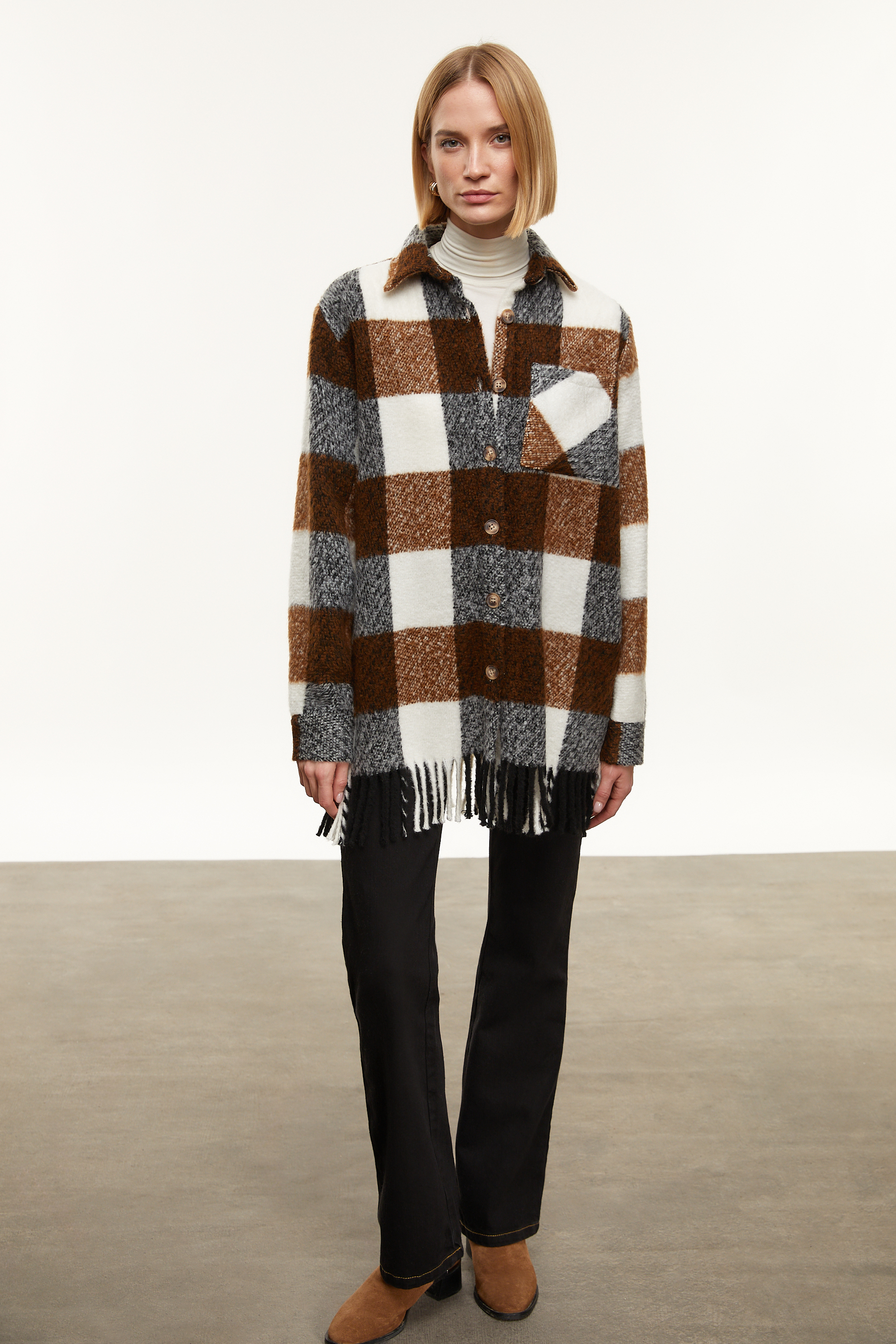 EKOSELİ PÜSKÜL DETAYLI CEKET GÖMLEK