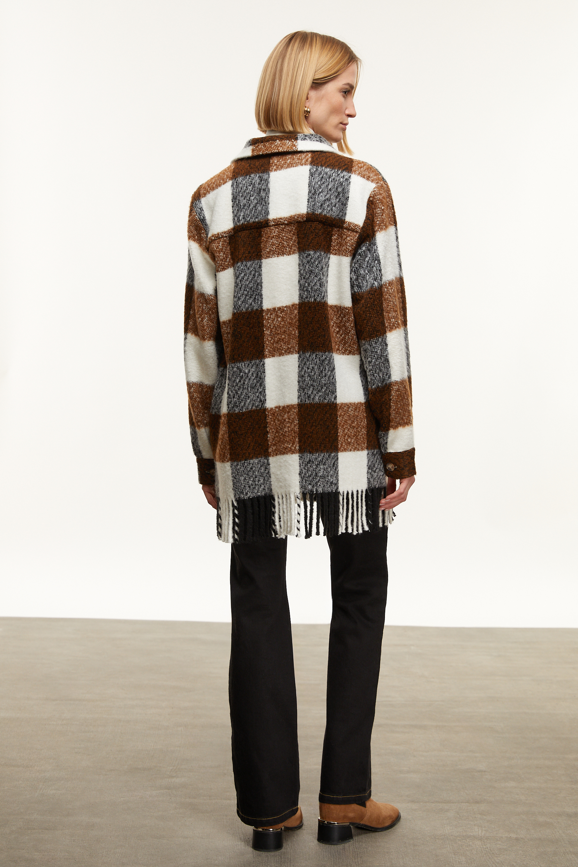 EKOSELİ PÜSKÜL DETAYLI CEKET GÖMLEK