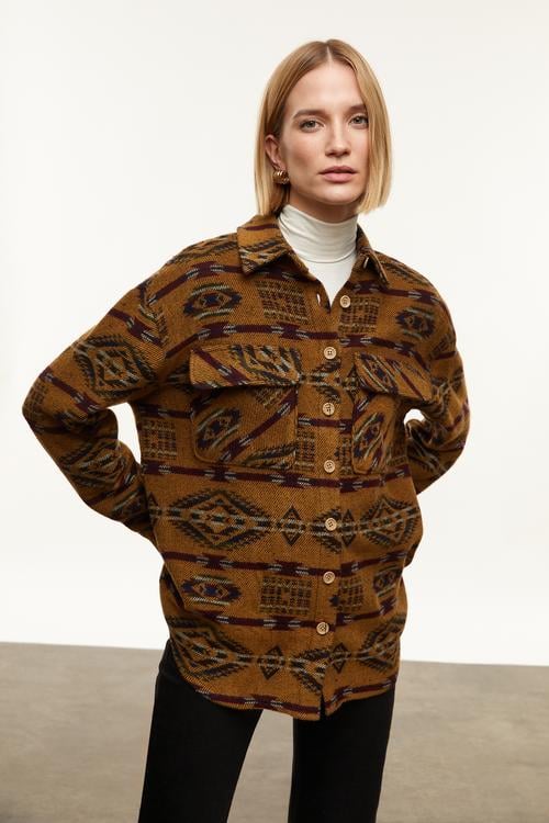 ETNİK DESENLİ RAHAT KESİM GÖMLEK